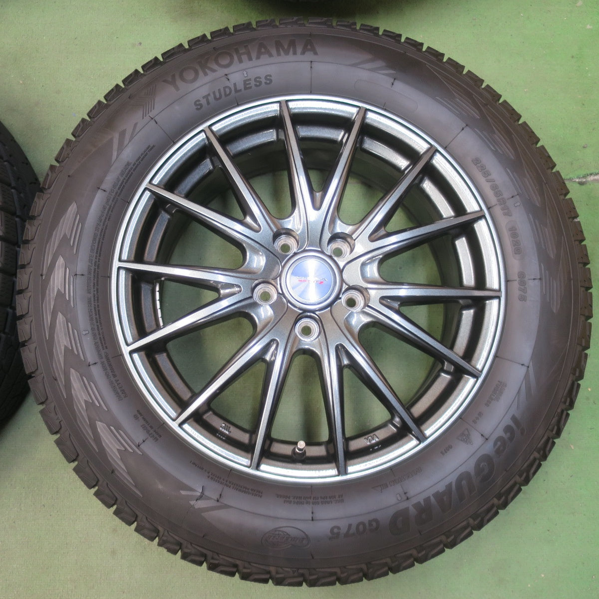 バリ溝！キレイ！9分◎スタッドレス 225/65R17 ヨコハマ アイスガード G075 VELVA SPORTZ ヴェルヴァ 17インチ PCD114.3/5H◎6100703イス