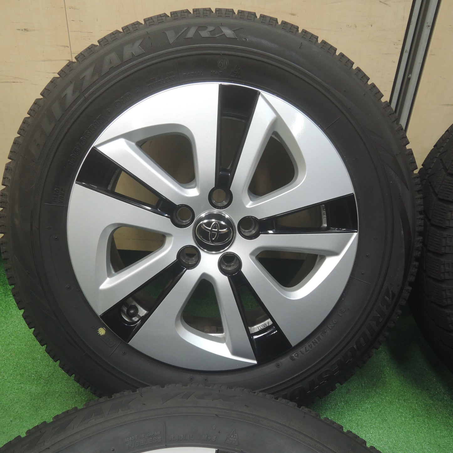*送料無料* キレイ★トヨタ 50系 プリウス 純正 195/65R15 スタッドレス ブリヂストン ブリザック VRX 15インチ PCD100/5H★4033011SYス