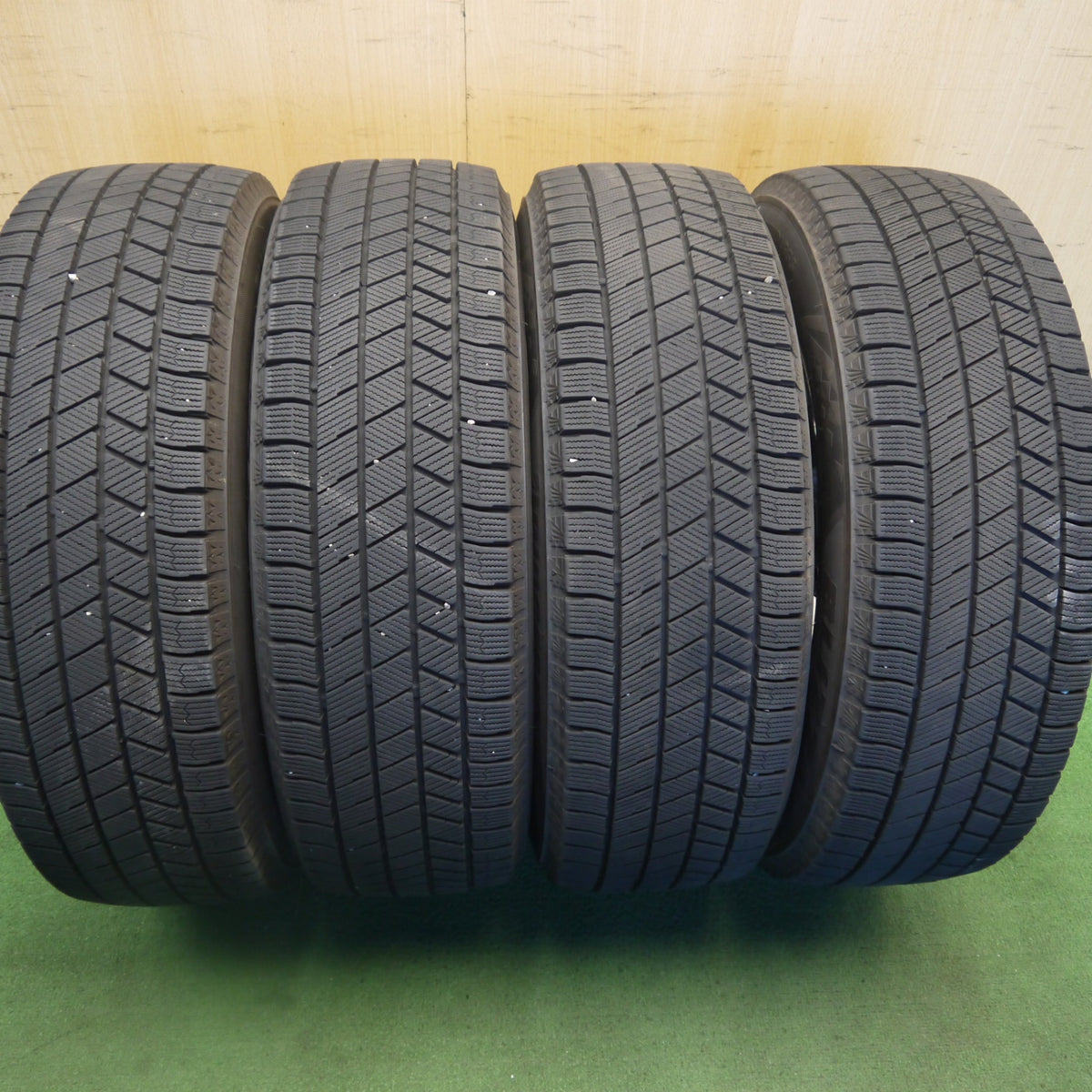 バリ溝！22年！キレイ！9分◎ライズ ロッキー 等 195/65R16 スタッドレス ブリヂストン ブリザック VRX3 BALMINUM K10 バルミナ 16インチ PCD100/5H◎6083102Hス