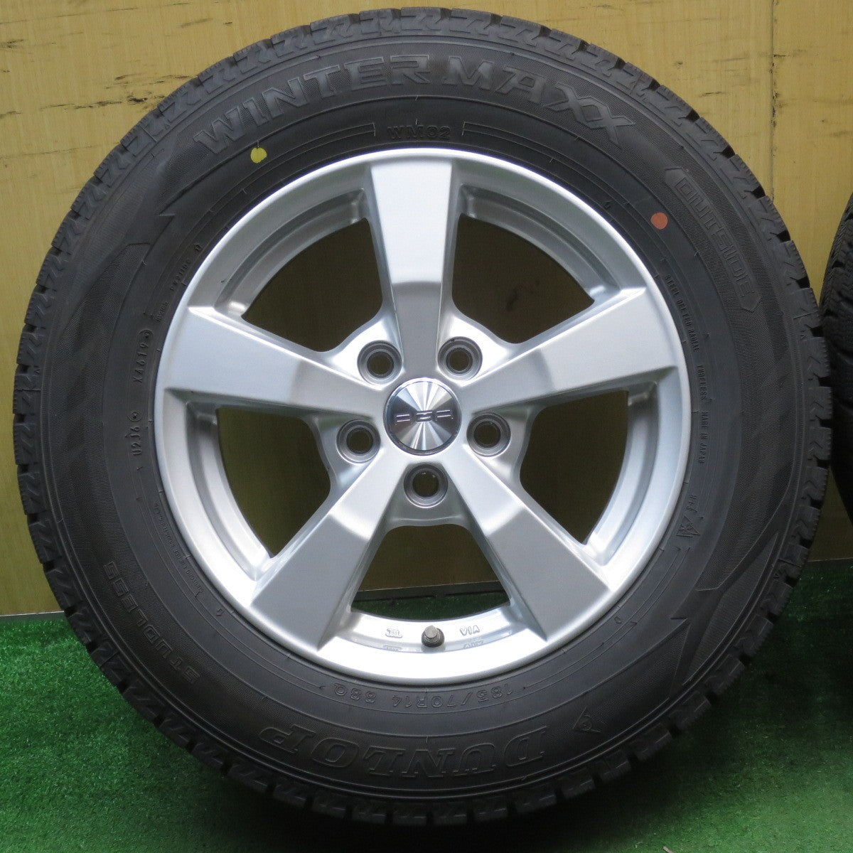 バリ溝！キレイ！9.5分★ワーゲン 等 AGA Nexta 185/70R14 スタッドレス ダンロップ ウインターマックス WM02 ネクスタ 14インチ PCD100/5H★5070405NJノ