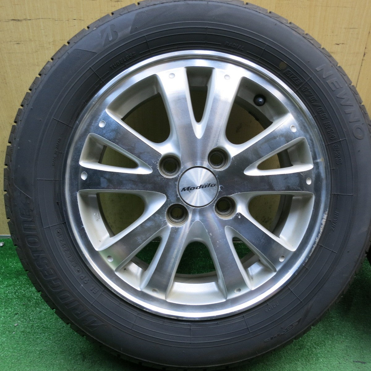 バリ溝！24年！9.5分◎ホンダ フィット 等 純正 Modulo 175/65R14 ブリヂストン NEWNO モデューロ ニューノ 14インチ PCD100/4H◎6081501AKノ