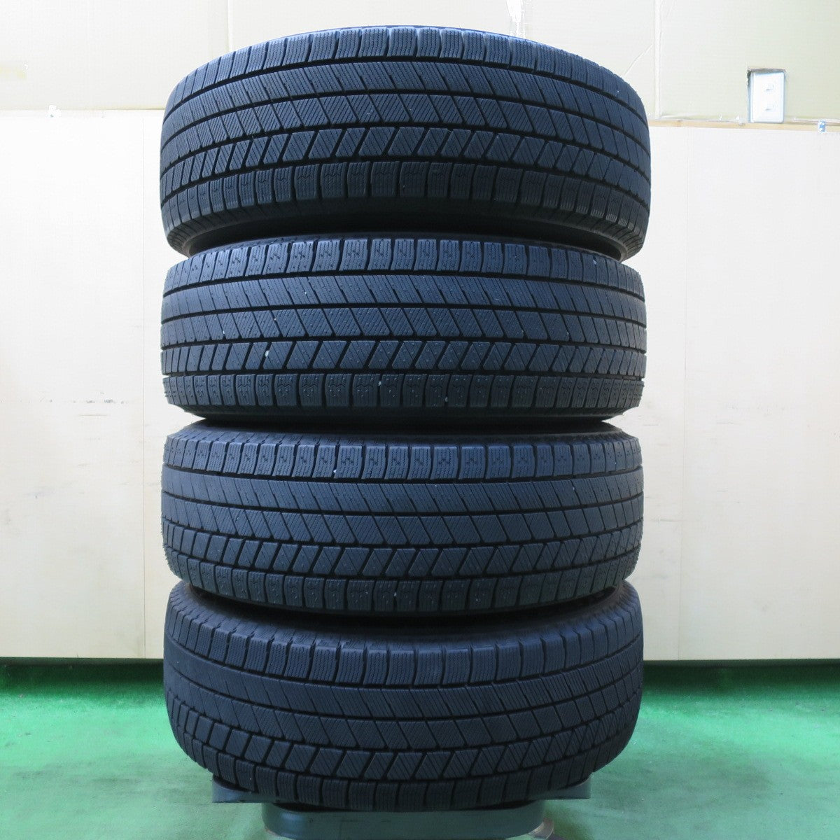 [送料無料] バリ溝！21年！キレイ！ほぼ10分★スタッドレス 205/65R16 ブリヂストン ブリザック VRX3 TOPRUN トップラン 16インチ PCD114.3/5H★5011110イス