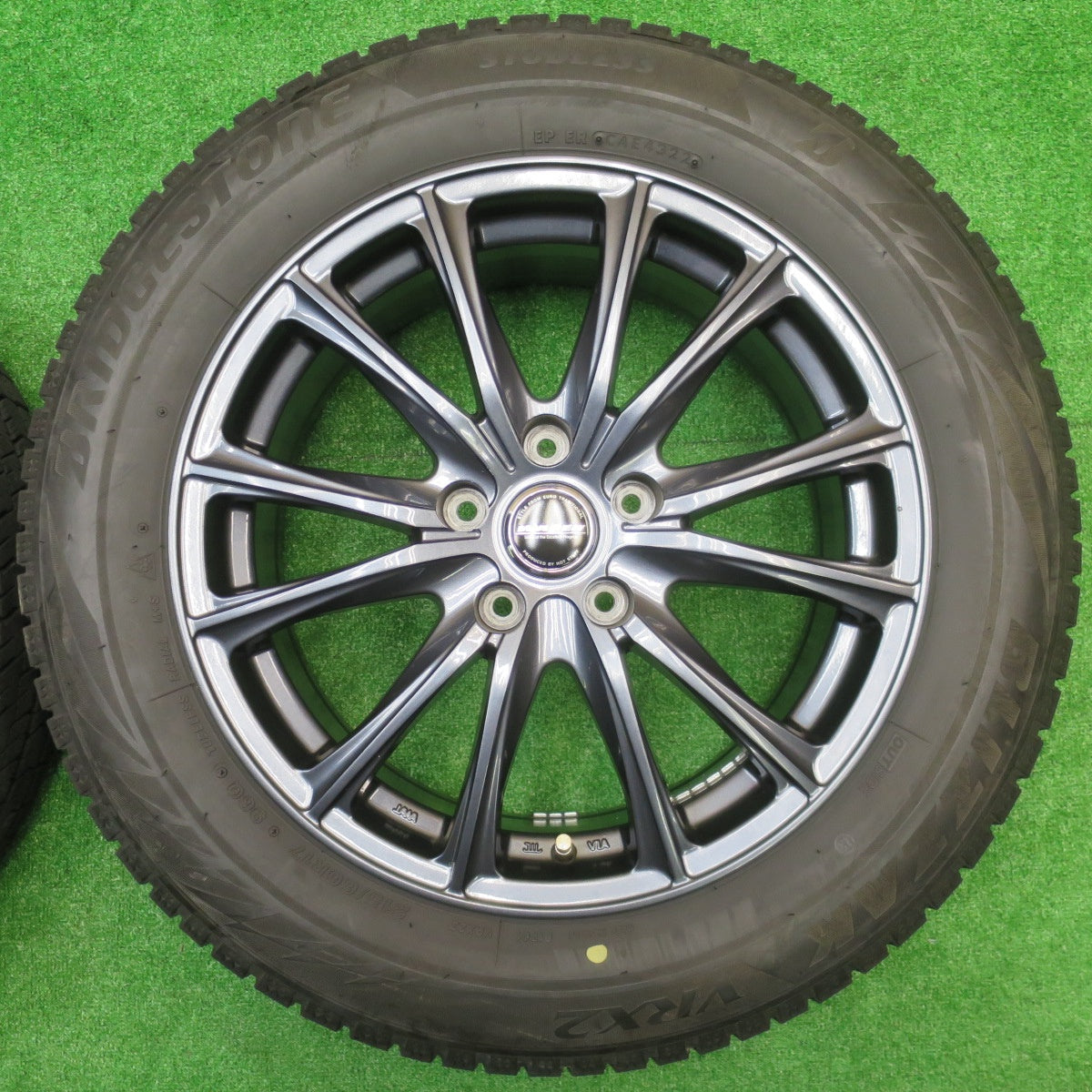 バリ溝！22年！キレイ！9.5分★スタッドレス 215/60R17 ブリヂストン ブリザック VRX2 WAREN ヴァーレン 17インチ PCD114.3/5H★5101401NJス