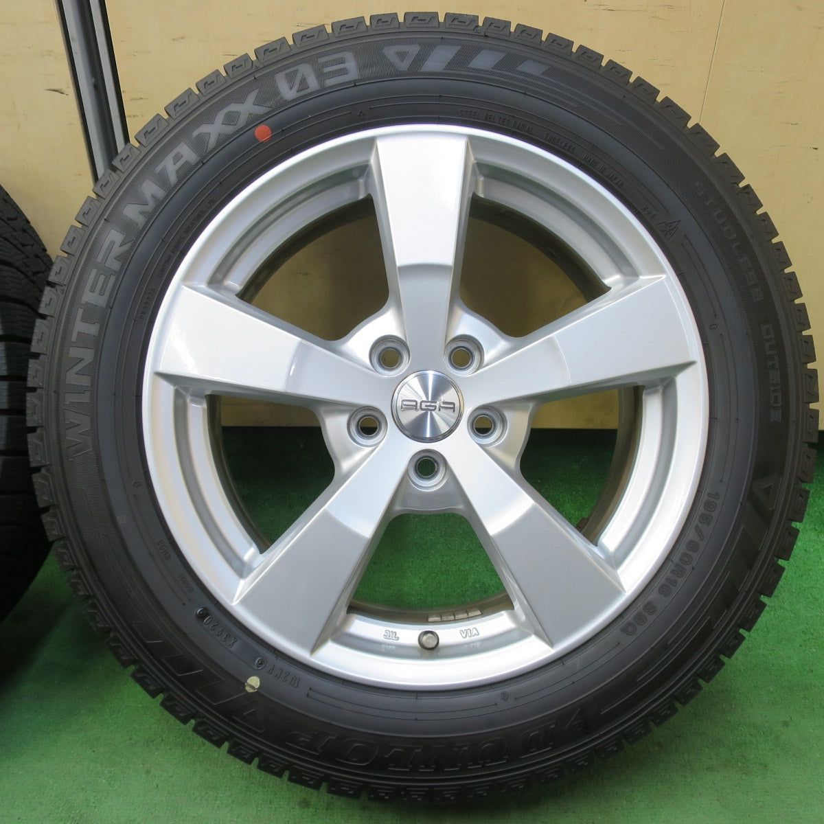 バリ溝！キレイ！9.5分★ワーゲン 等 AGA NEXTA 195/60R16 スタッドレス ダンロップ ウインターマックス03 ネクスタ 16インチ PCD100/5H★5042302イス