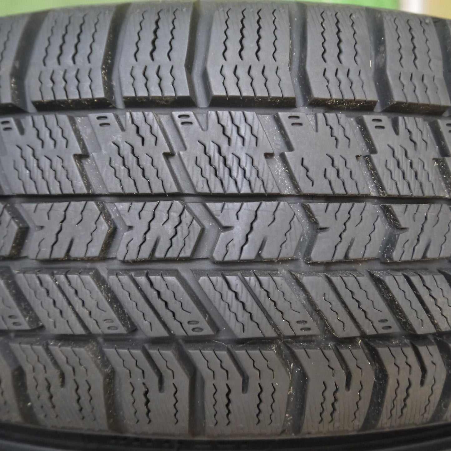 *送料無料* バリ溝！21年！9.5分以上★スタッドレス 165/65R13 グッドイヤー アイスナビ8 AIRBERG エアベルグ 13インチ PCD100/4H★4060707Hス