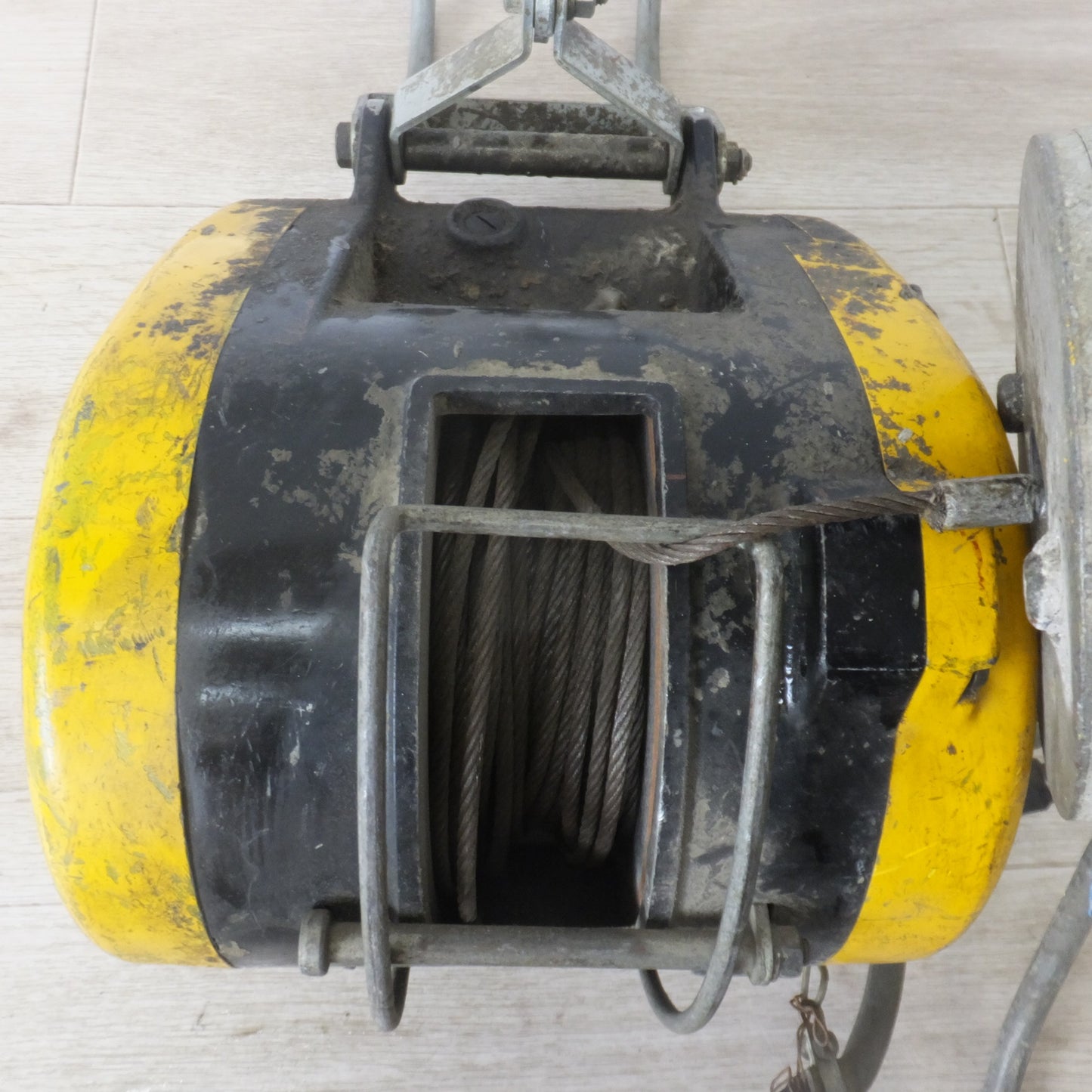 [送料無料] ★リョービ RYOBI 小型ウインチ WI-61C　最大捲上荷重 60kg 揚程 20m　100V 50/60Hz★