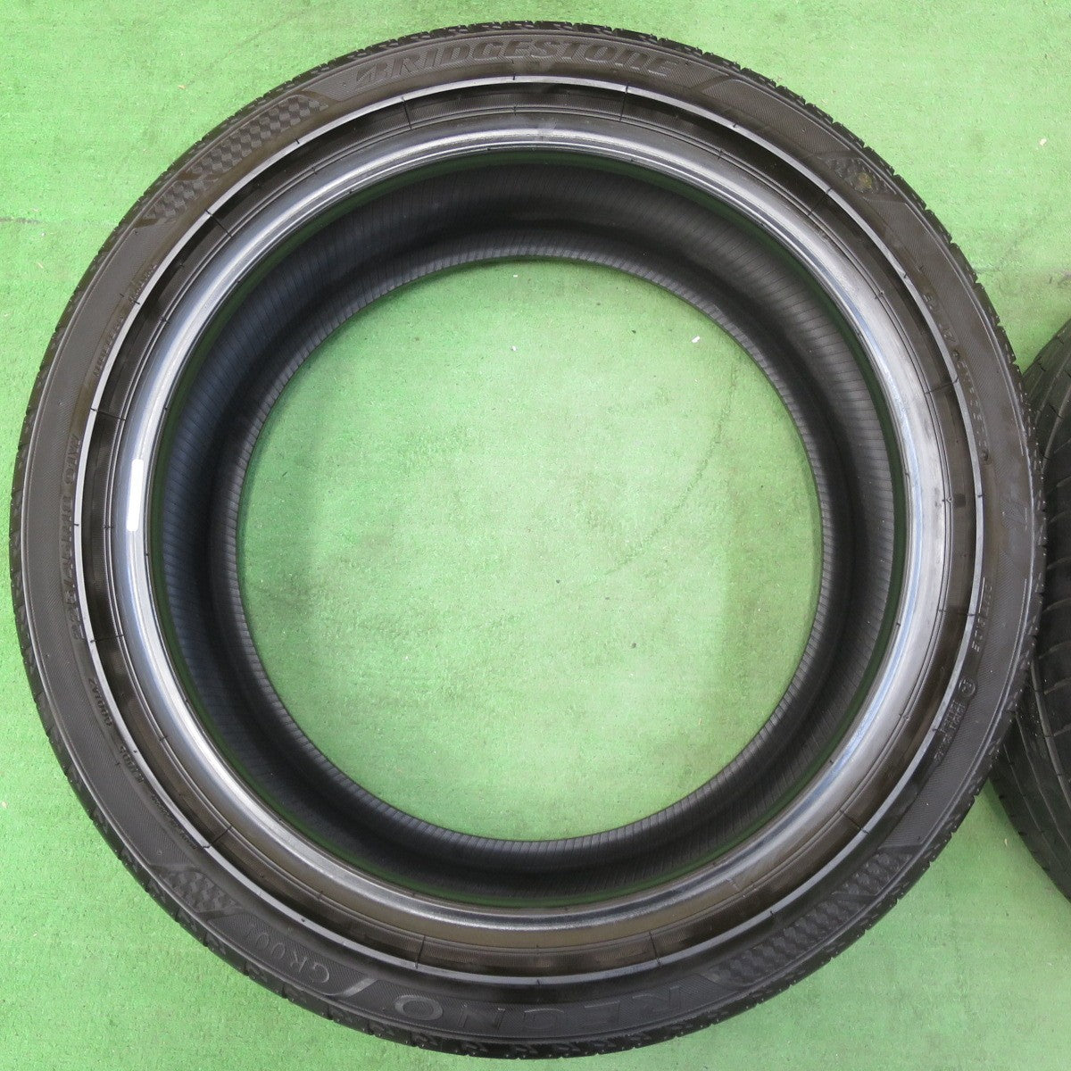 [送料無料] バリ溝！23年！9.5分★225/45R18 ブリヂストン レグノ GR001 タイヤ 18インチ クラウン マークX オデッセイ 等★4111306イノタ