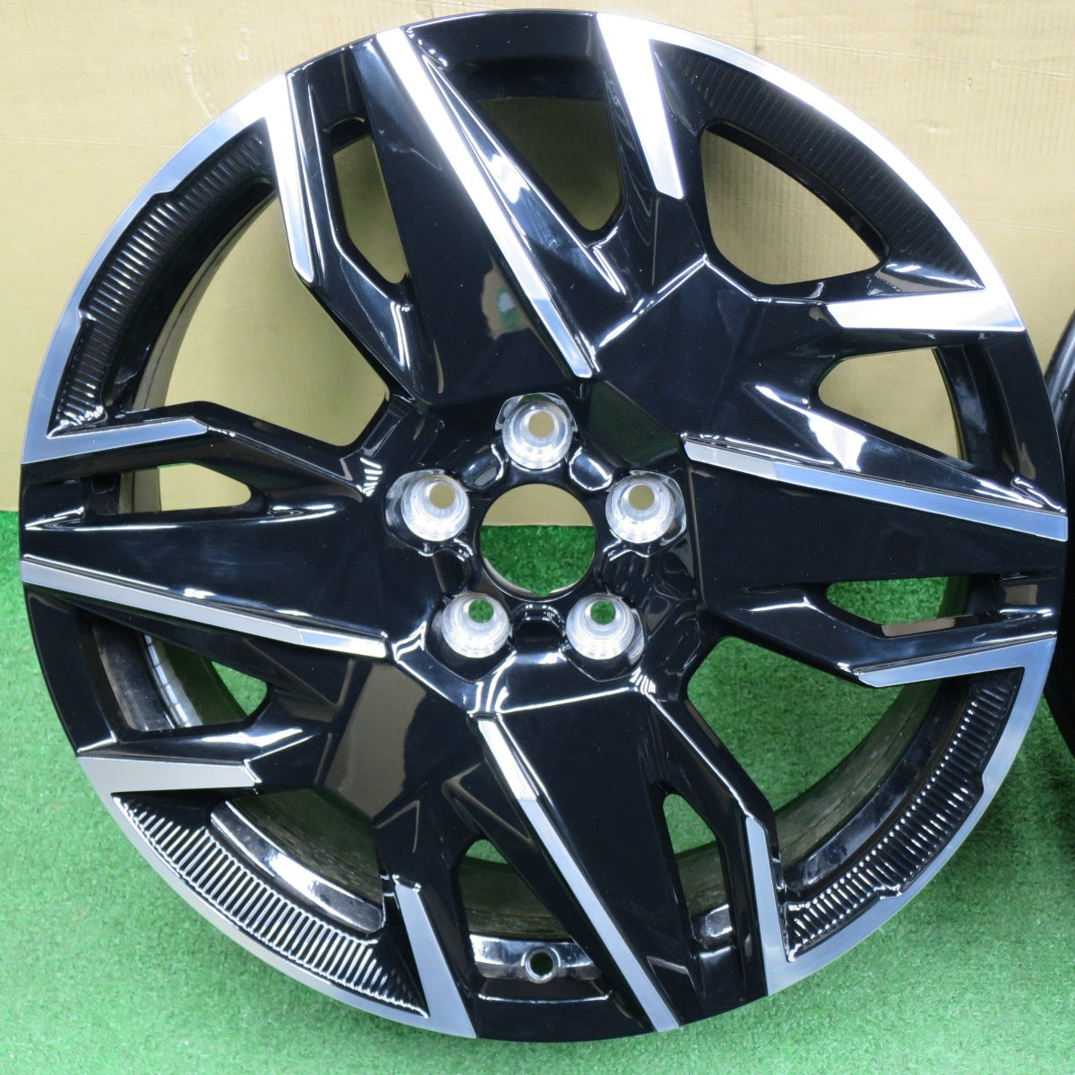 キレイ★プジョー 3008 現行 純正 ホイール 19インチ 19×7.5J PCD108/5H★6022202NKホ