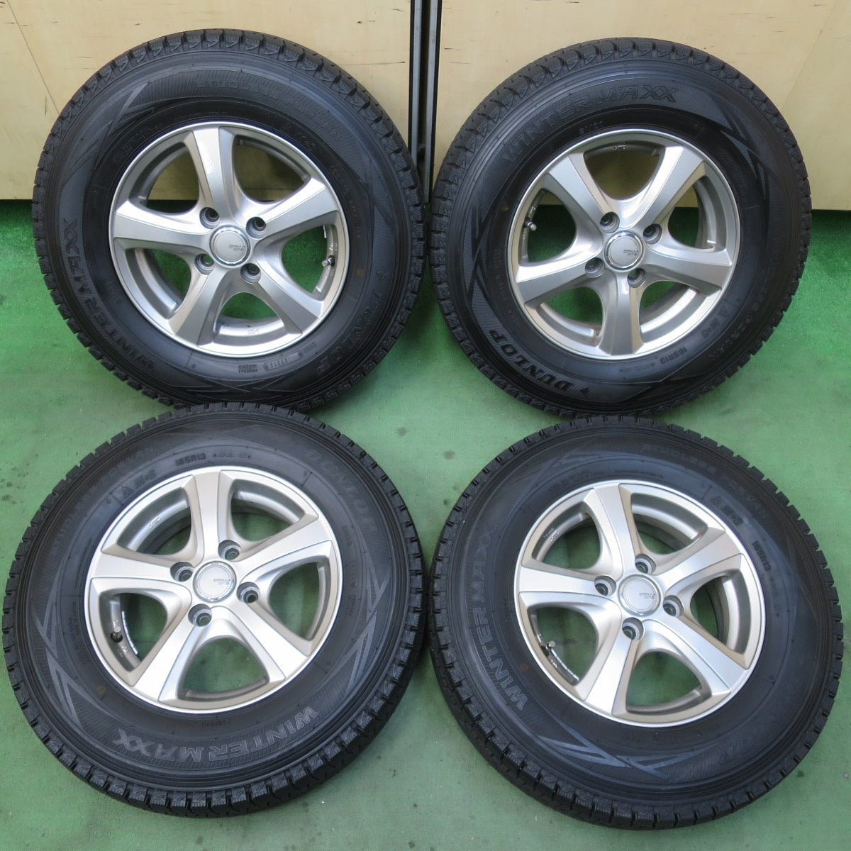 バリ溝！ほぼ10分★スタッドレス 165R13 6PR ダンロップ ウインターマックス SV01 SIBILLA NEXT SF-5 シビラ 13インチ PCD100/4H★6011906イス