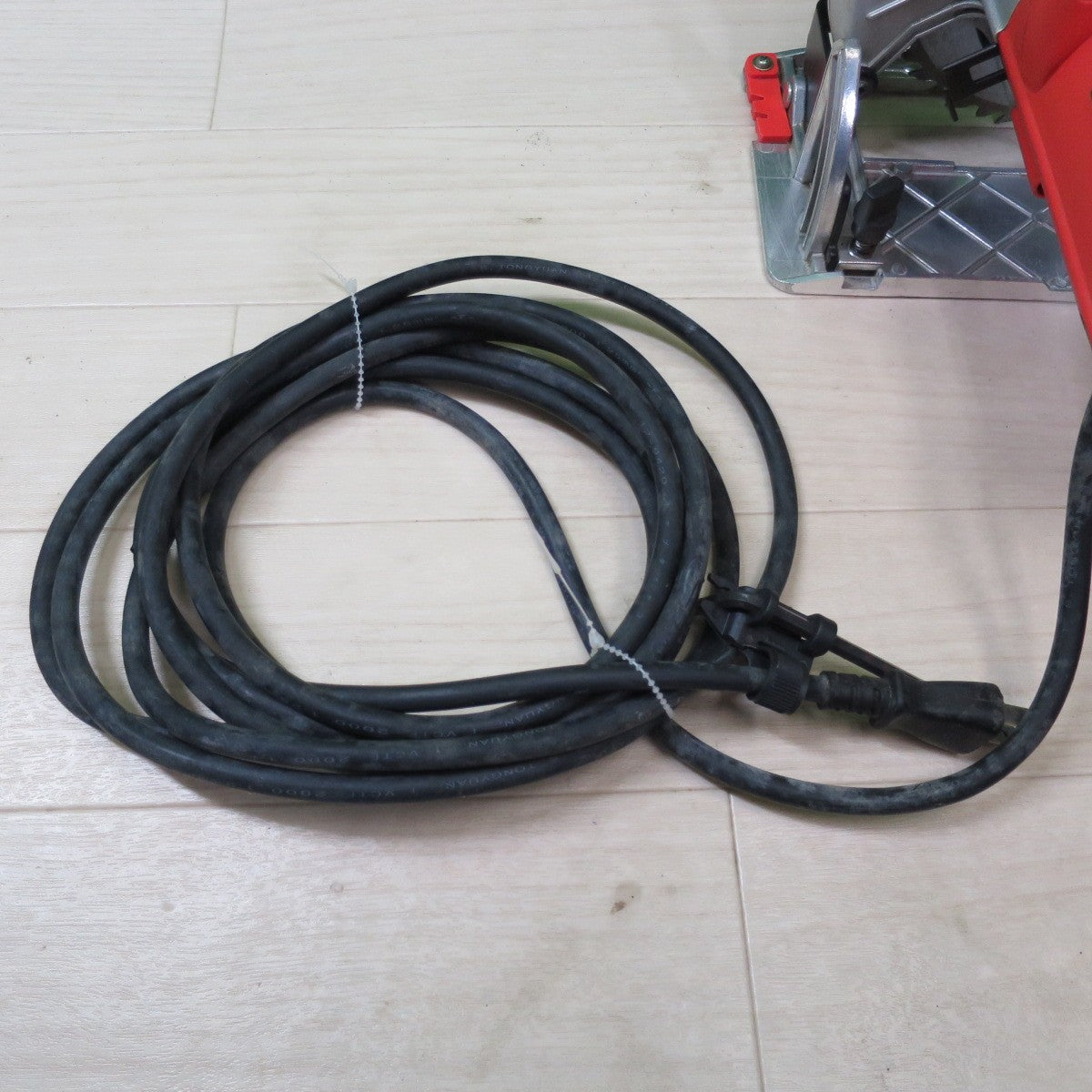[送料無料] 付属品付き☆藤原産業 E-Value 165mm 電気 丸鋸 EWC-165AN 電動 工具 切断機 丸のこ マルノコ 丸ノコ☆