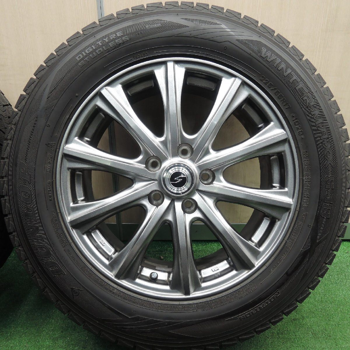 キレイ★スタッドレス 225/65R17 ダンロップ ウインターマックス SJ8 SEMVAES 17インチ PCD114.3/5H★3111805HAス