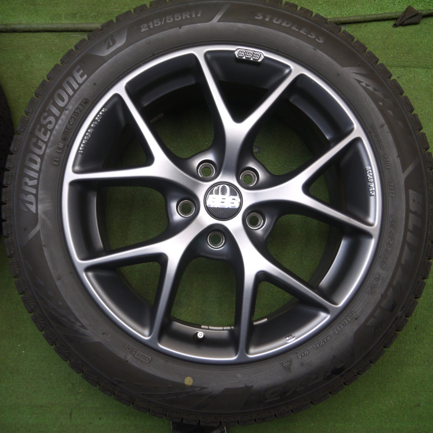 *送料無料* バリ溝！21年！キレイ！9.5分★ベンツ 等 BBS SR005 215/55R17 スタッドレス ブリヂストン ブリザック VRX3 17インチ PCD112/5H★4060709Hス