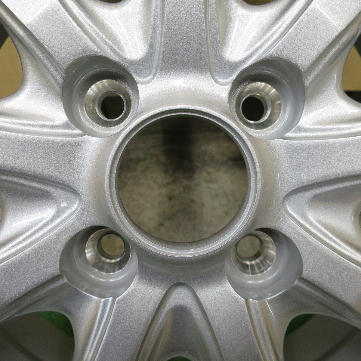 未使用！キャップ付き★DUFACT デュファクト 15インチ 社外 アルミ ホイール 15×5.5J PCD100/4H★6052902NGホ