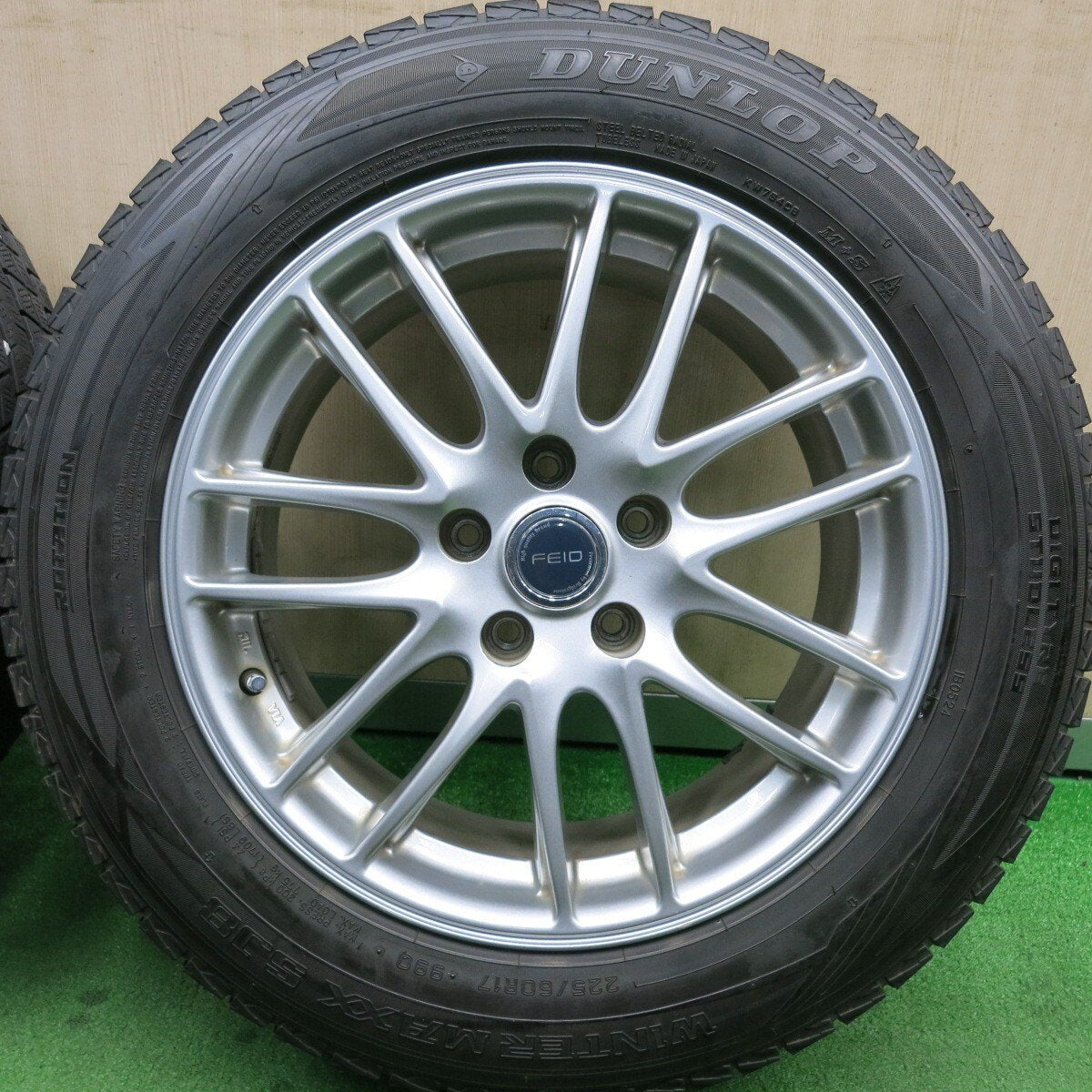バリ溝！8.5分★スタッドレス 225/60R17 ダンロップ ウインターマックス SJ8 FEID フェイド 17インチ PCD114.3/5H★5011204HAス