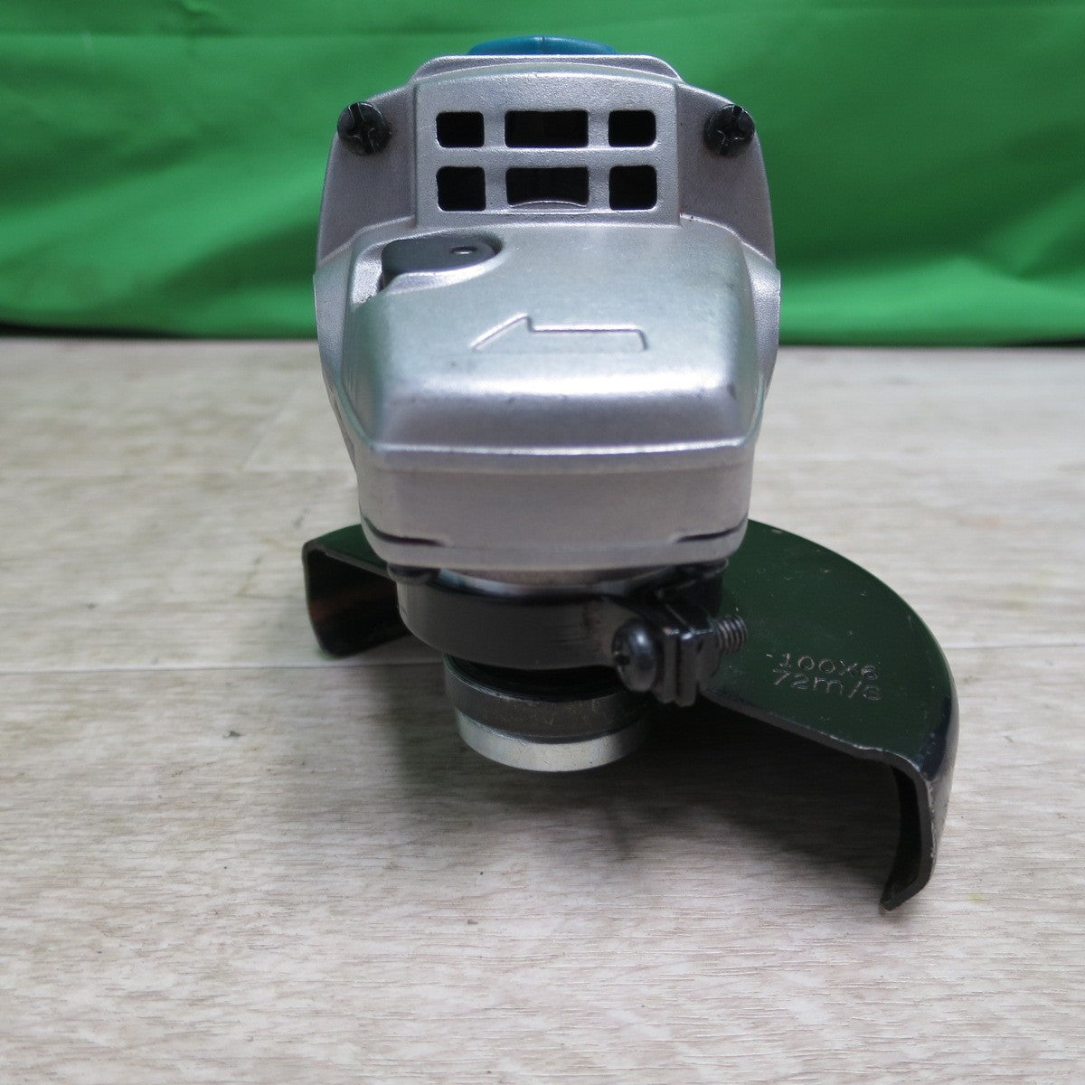 [送料無料] キレイ☆マキタ 14.4V 3.0Ah 100mm 充電式 ディスク グラインダ GA400DRF ケース 充電器 バッテリー 付き 電動 工具☆