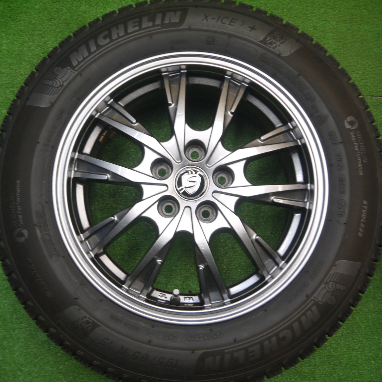 [送料無料] バリ溝！9分★プリウス等 195/65R15 スタッドレス ミシュラン X-ICE3+ STRANGER ストレンジャー 15インチ PCD100/5H★4100404Hス