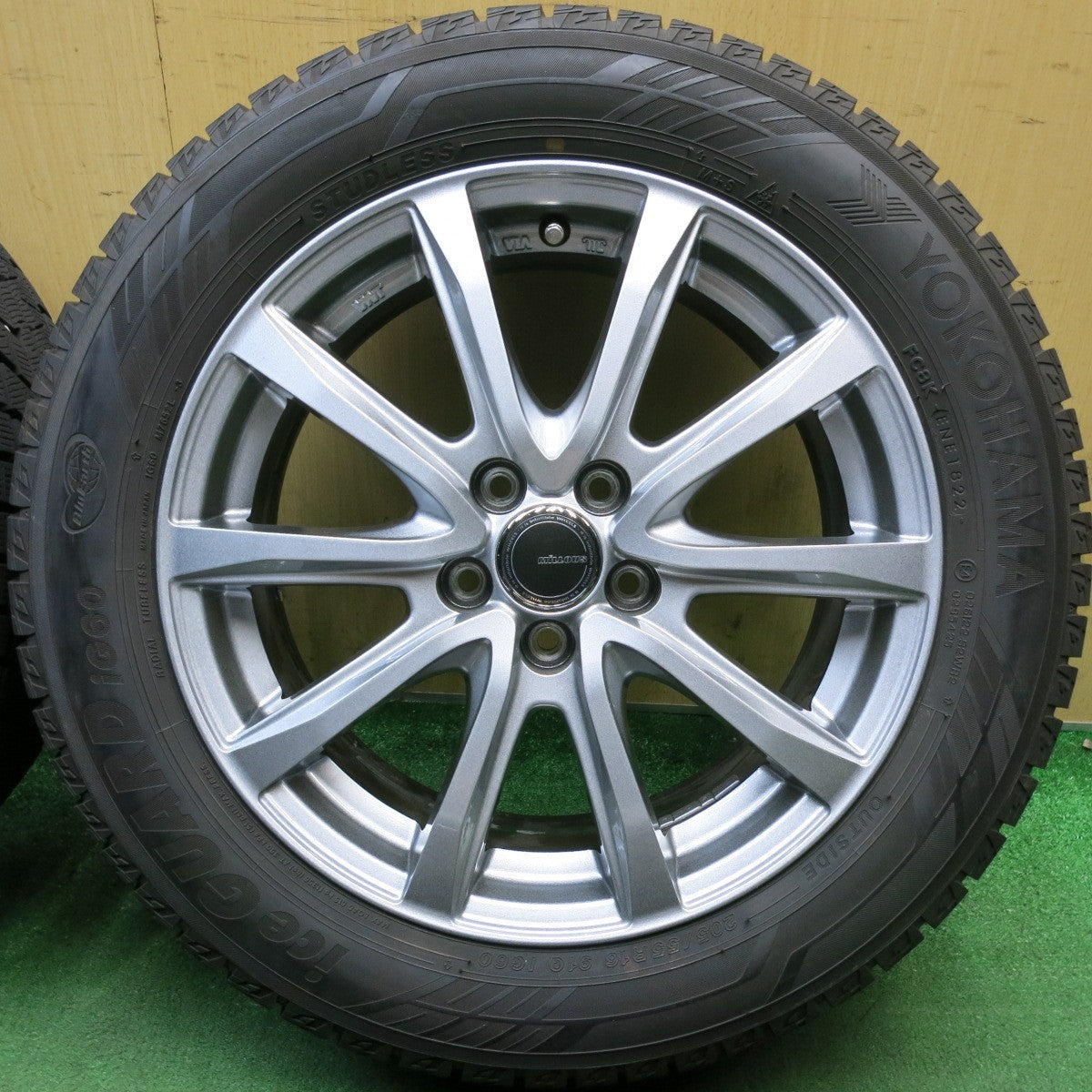 バリ溝！22年！キレイ！9.5分◎86 BRZ 等 205/55R16 スタッドレス ヨコハマ アイスガード iG60 MiLLOUS ミルアス 16インチ PCD100/5H◎6092606HAス