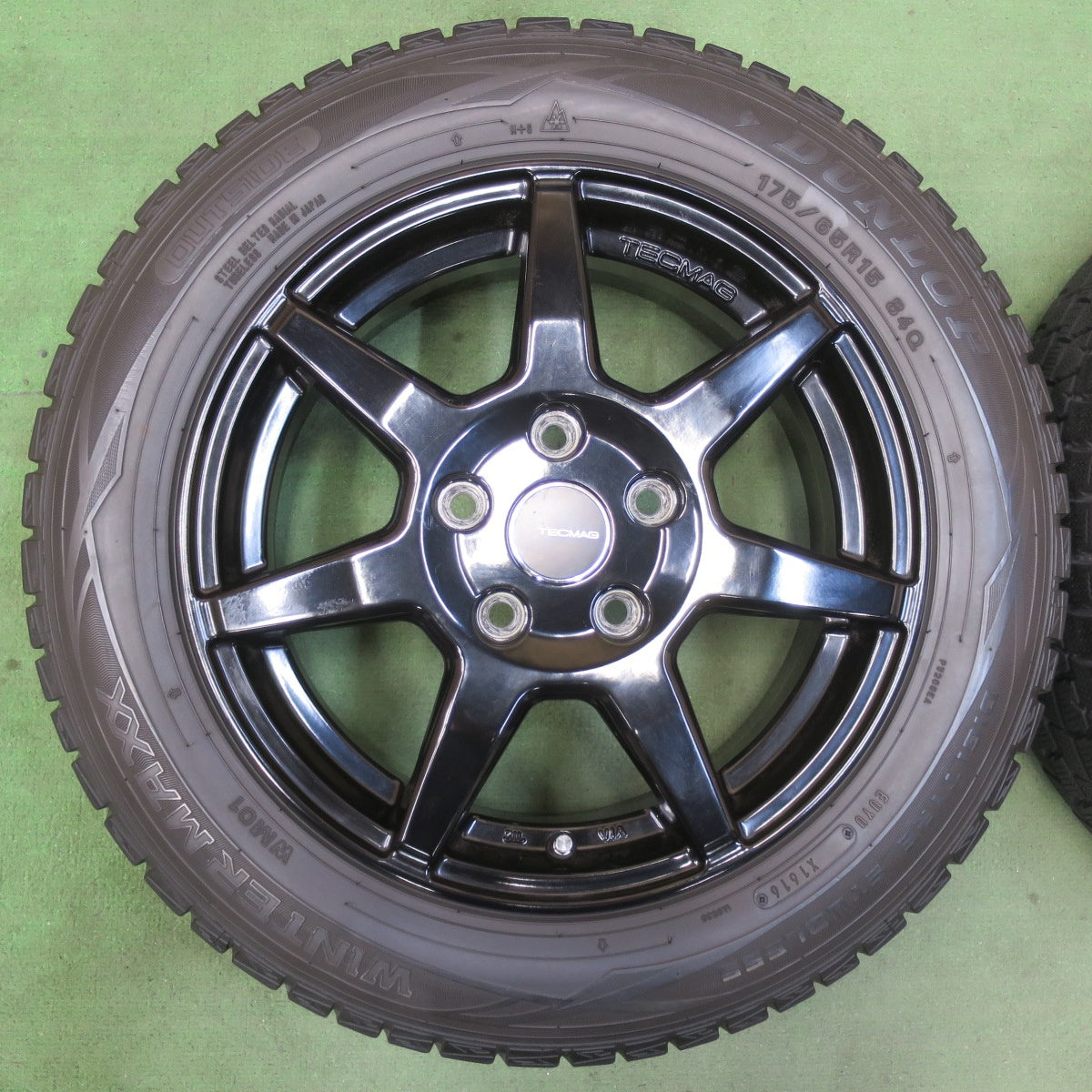 バリ溝！9分★BMW MINI 等 TECMAG 175/65R15 スタッドレス ダンロップ ウインターマックス WM01 テクマグ 15インチ PCD112/5H★5102410イス