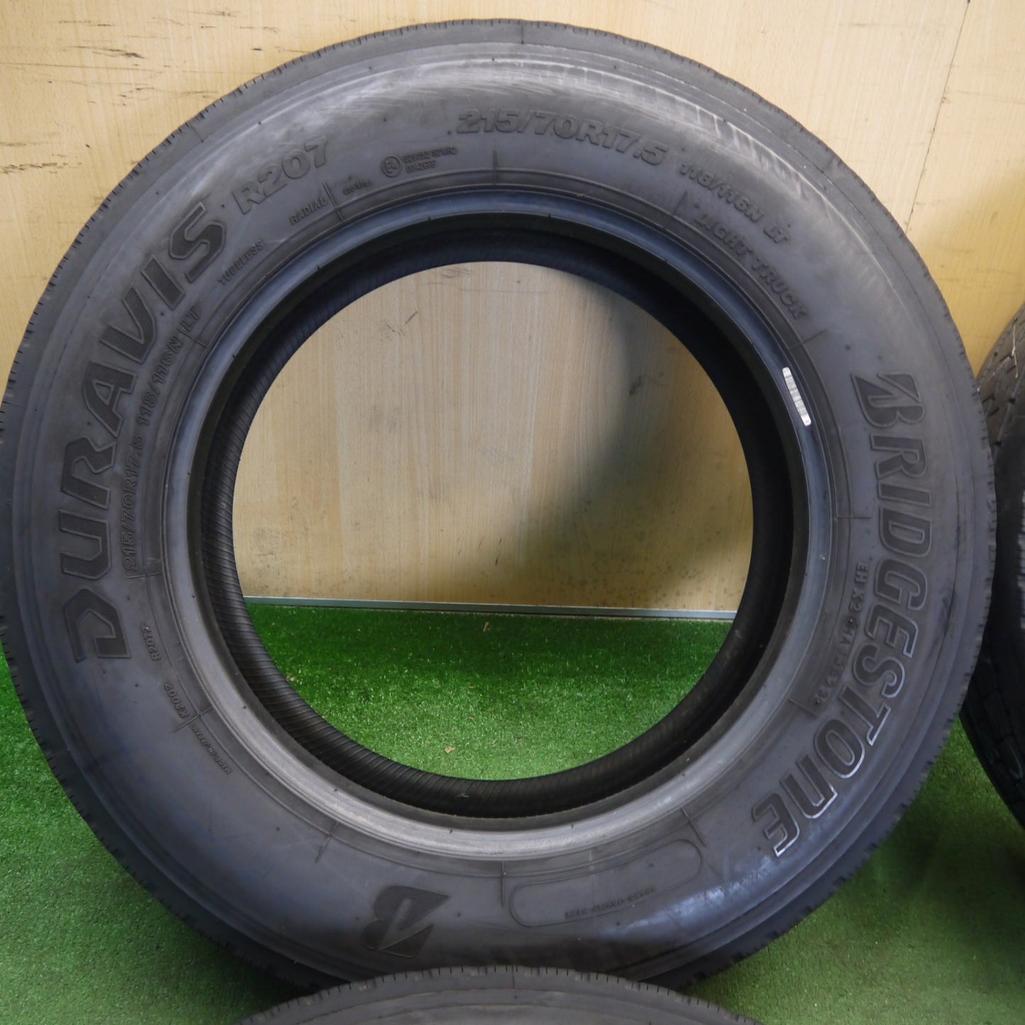 4本価格！23年★トラック タイヤ 215/70R17.5 118/116N ブリヂストン デュラビス R207 DURAVIS 17.5インチ★6053108KKスタ