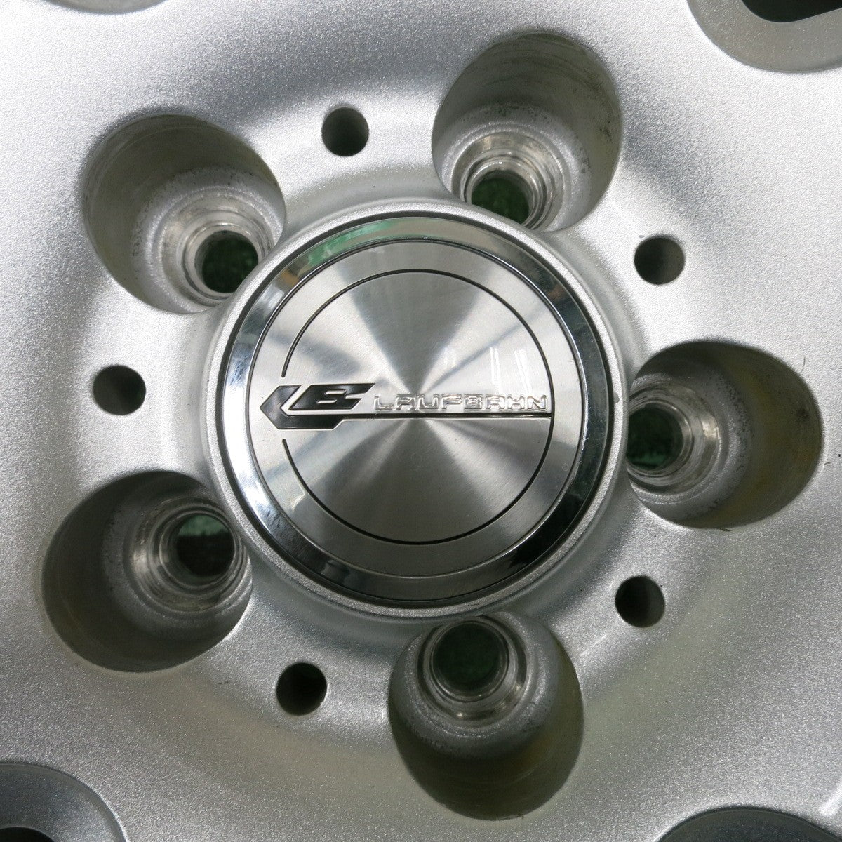 *送料無料* バリ溝！8.5分★スタッドレス 185/60R15 ピレリ アイスアシンメトリコ プラス LAUFBAHN 15インチ PCD100/5H★4050302NJス