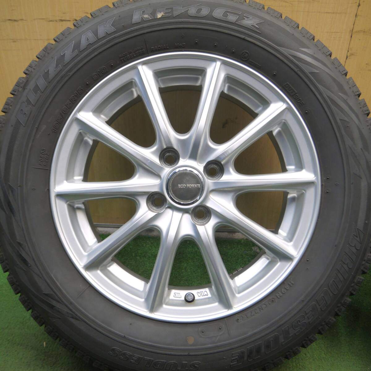 バリ溝！キレイ！8.5分★スタッドレス 195/65R15 ブリヂストン ブリザック REVO GZ ECO FORME PCD100/4H★4021610Hス