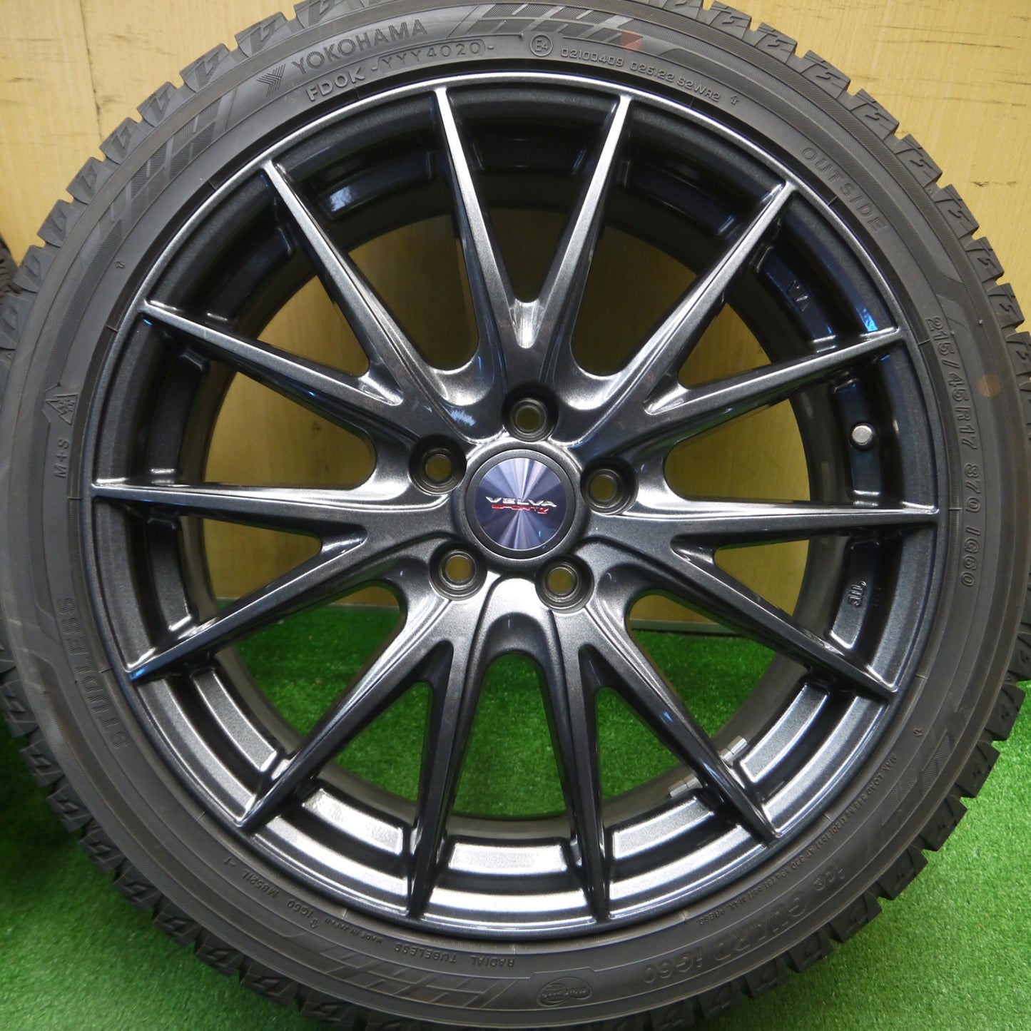 [送料無料] バリ溝！キレイ！9.5分★プリウス 86 BRZ 等 215/45R17 スタッドレス ヨコハマ アイスガード iG60 VELVA SPORTZ ヴェルヴァ 17インチ PCD100/5H★5011001Hス