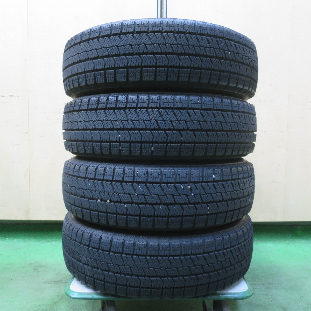バリ溝！22年！キレイ！9.5分以上★スタッドレス 155/65R14 ブリヂストン ブリザック VRX2 TIRADO Eta LA STRADA ティラード ラストラーダ 14インチ PCD100/4H★6033106イス