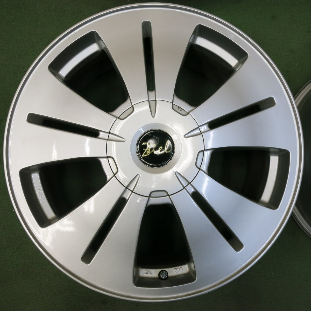 キレイ★Ziel 17インチ ホイール ジール 17×7JJ 社外 アルミ PCD100 114.3/5H マルチ★5071110SYホ
