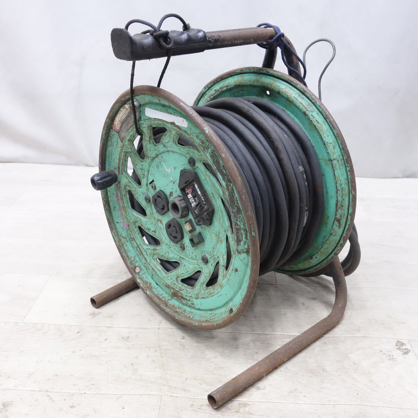 [送料無料] ◆日動 びっくリール 30m RND-EK30SL コードリール 電工 ドラム 屋内型 温度センサー付 ブレーカー付 ロック 引掛 式 緑 グリーン 100V①◆