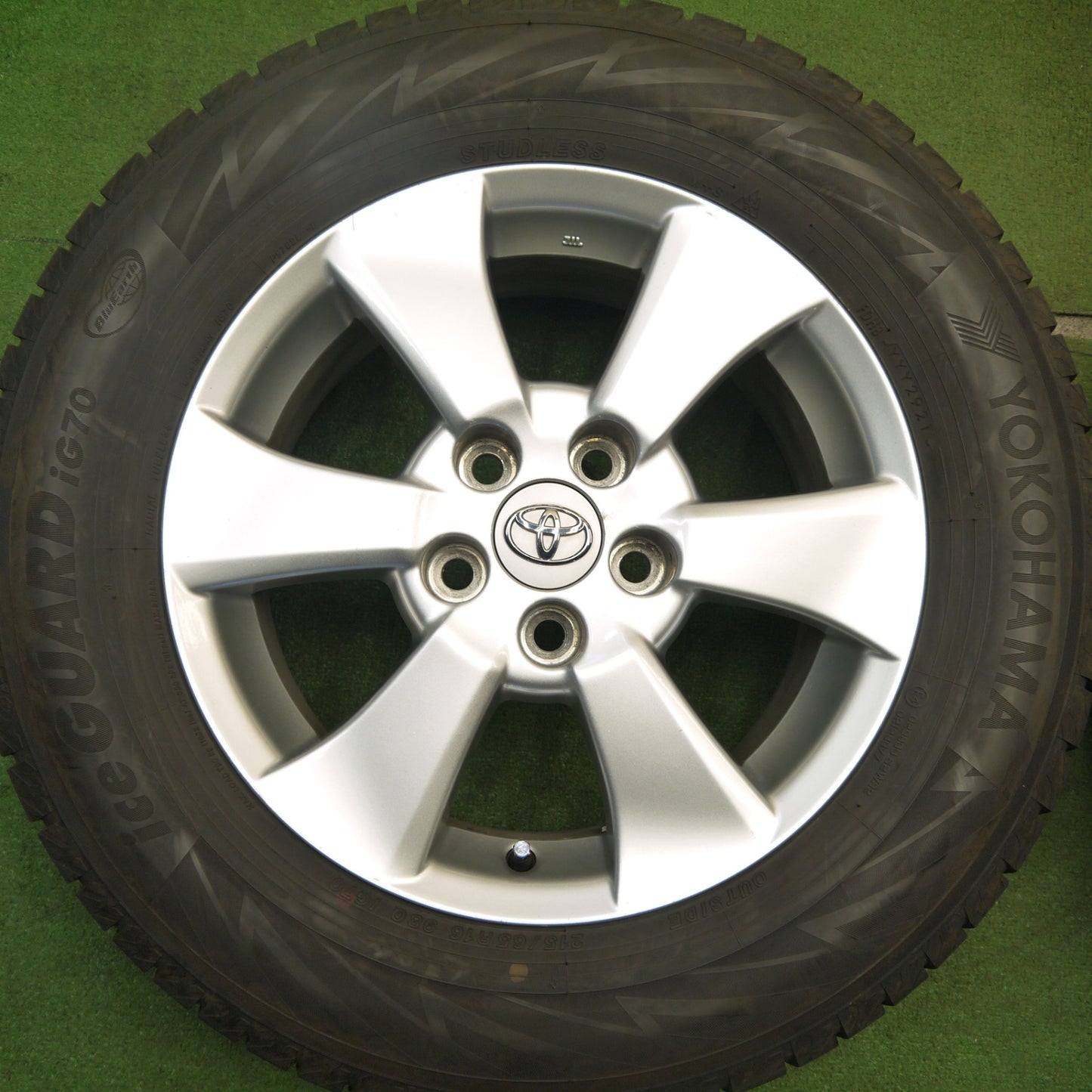 バリ溝！21年！9分★トヨタ 20系 アルファード ヴェルファイア 純正 215/65R16 スタッドレス ヨコハマ アイスガード iG70 16インチ PCD114.3/5H★5040908Hス