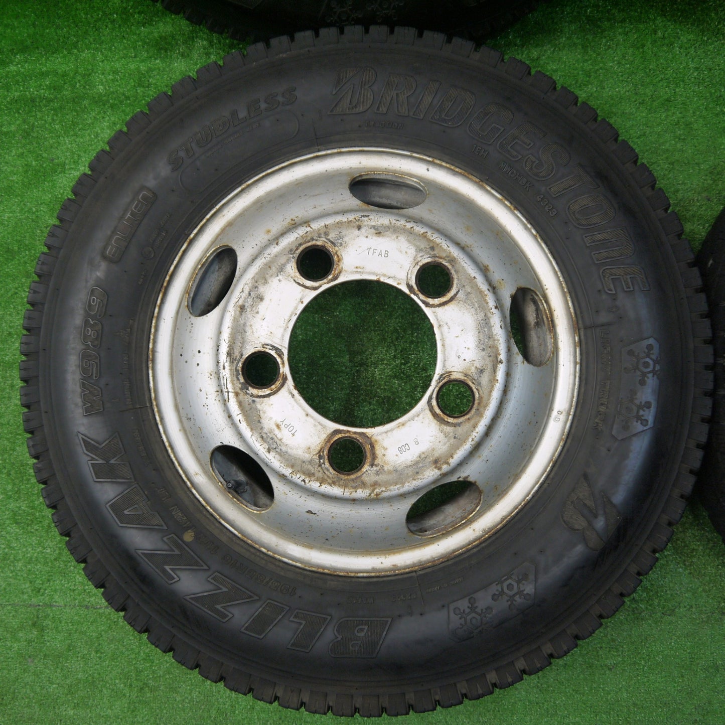 バリ溝！23年！9分！6本★トラック 195/85R16 114/112N スタッドレス ブリヂストン ブリザック W989 TOPY スチール 16インチ PCD203.2/5H★5111201KKス