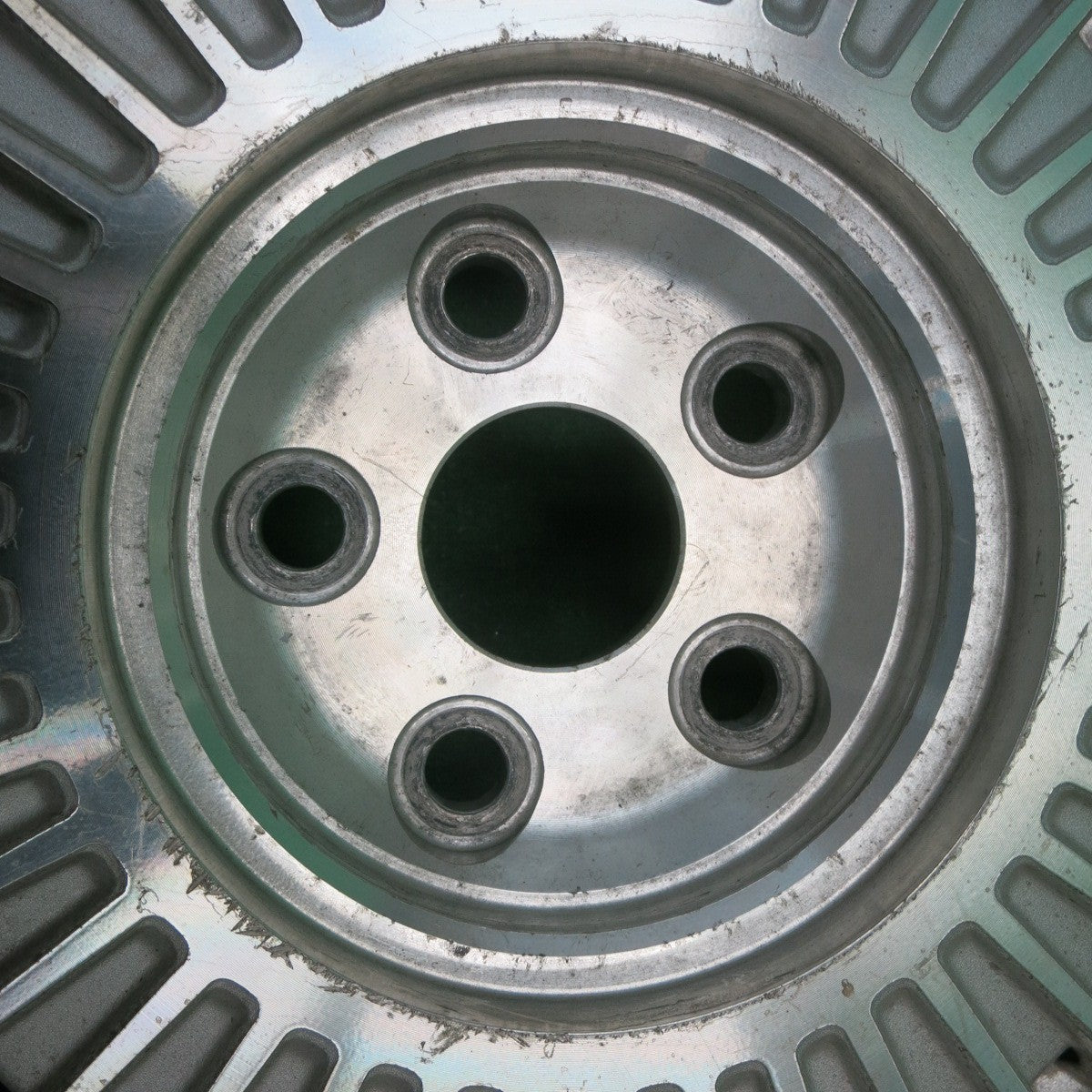 *送料無料* バリ溝！22年！ほぼ10分★トヨタ センチュリー 純正 225/60R16 スタッドレス ブリヂストン ブリザック VRX3 16インチ PCD114.3/5H★4043004ナス
