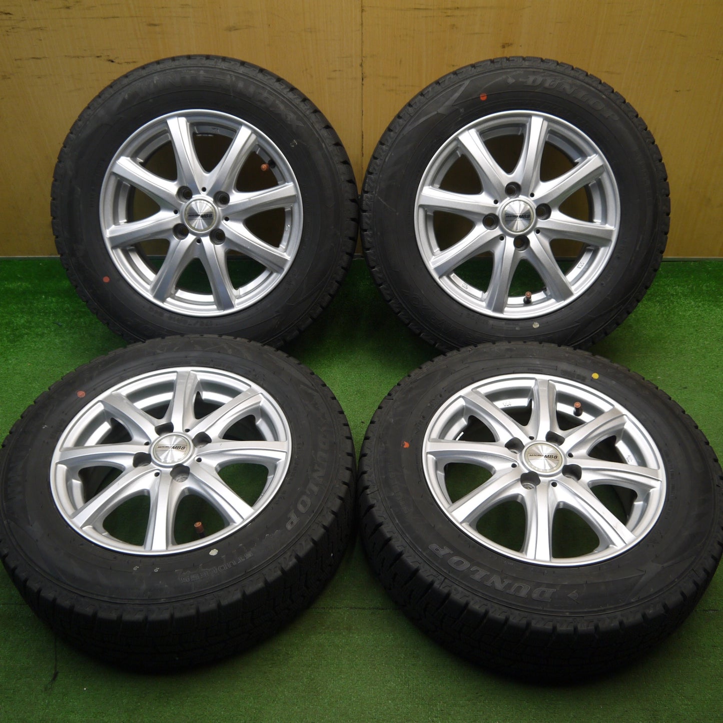バリ溝！24年！9.5分★スタッドレス 175/70R14 ダンロップ ウインターマックス WM02 MACBES MB8 マクベス 14インチ PCD100/4H★6030304Hス