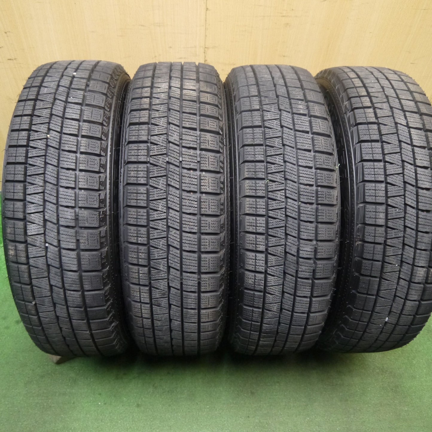 バリ溝！キレイ！9.5分以上★スタッドレス 175/60R16 ナンカン CORSAFA Advanti RACING アドバンティ レーシング 16インチ PCD100/4H★5072302Hス