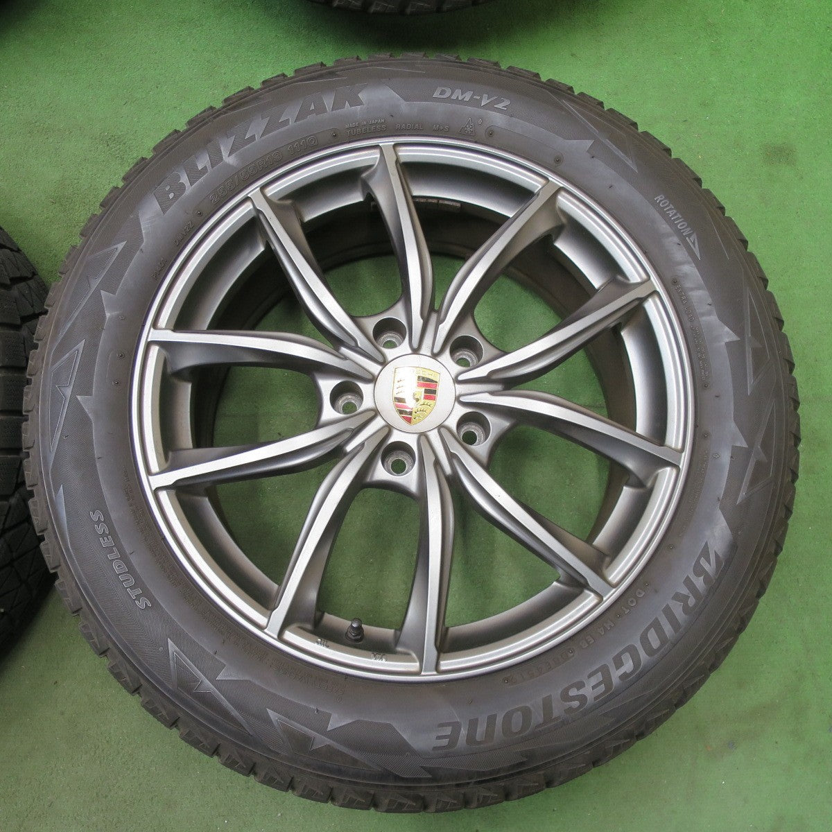 キレイ★ポルシェ 等 255/55R19 スタッドレス ブリヂストン ブリザック DM-V2 社外 アルミ 19インチ PCD130/5H★6013112ナス
