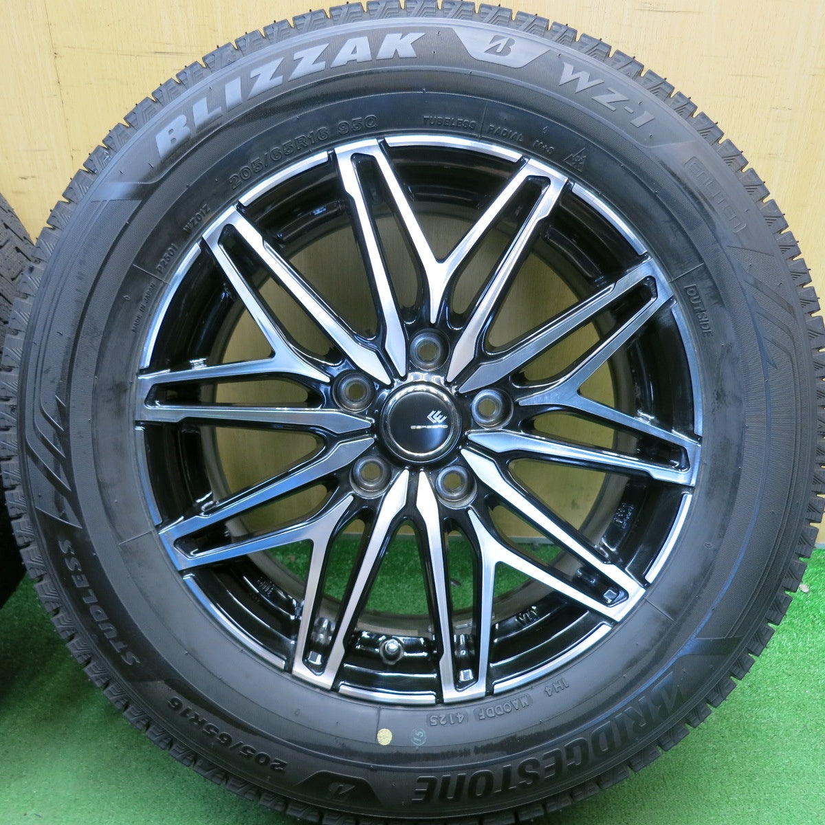 バリ溝！25年！キレイ！ほぼ10分◎スタッドレス 205/65R16 ブリヂストン ブリザック WZ-1 CEREBRO WA45 セレブロ 16インチ PCD114.3/5H◎6071204HAス