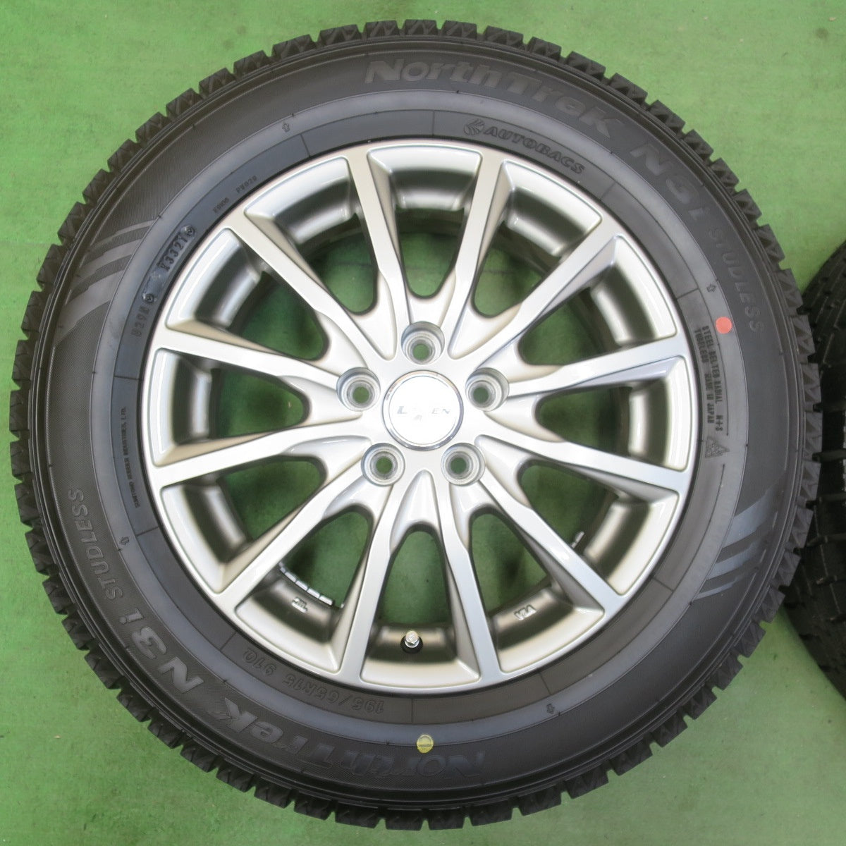 超バリ溝！21年！キレイ！ほぼ10分★プリウス 等 195/65R15 スタッドレス オートバックス ノーストレック N3i LEBEN レーベン 15インチ PCD100/5H★5053001イス