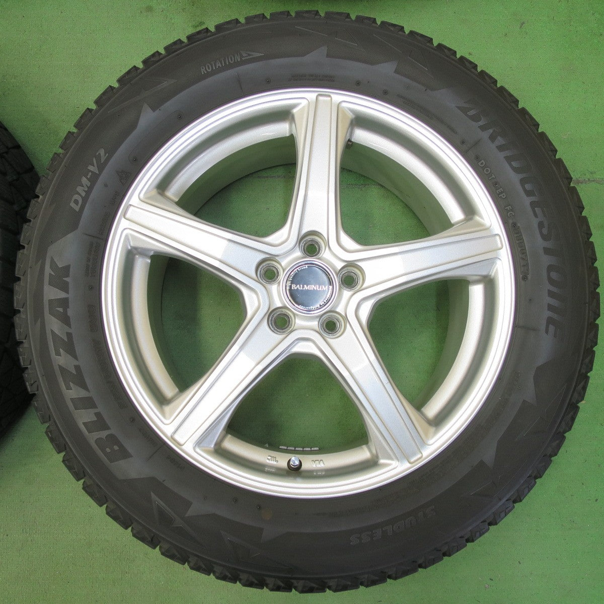 キレイ★フォレスター 等 225/60R17 スタッドレス ブリヂストン ブリザック DM-V2 BALMINUM バルミナ 17インチ PCD100/5H★5052708イス