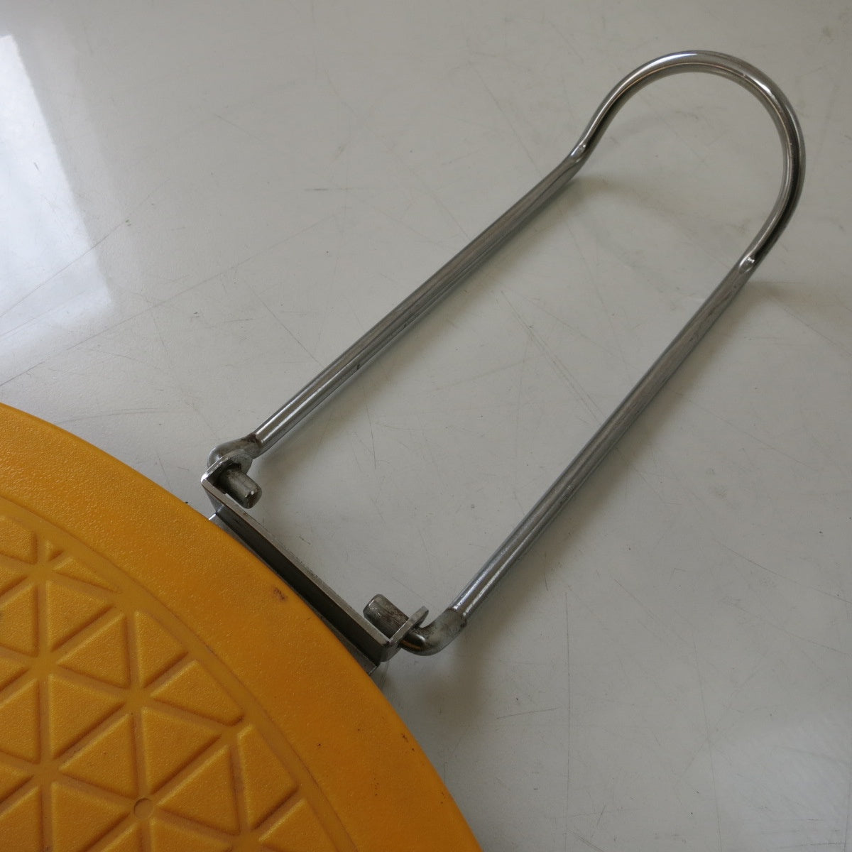 [送料無料] ◆ミノル工業 V ターン テーブル 最大荷重 18kg E-9136 電材 配線 配電 電気工事 ①◆