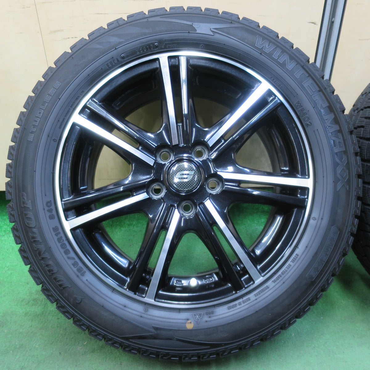 送料無料] バリ溝！キレイ！9.5分以上☆シエンタ等 185/60R15