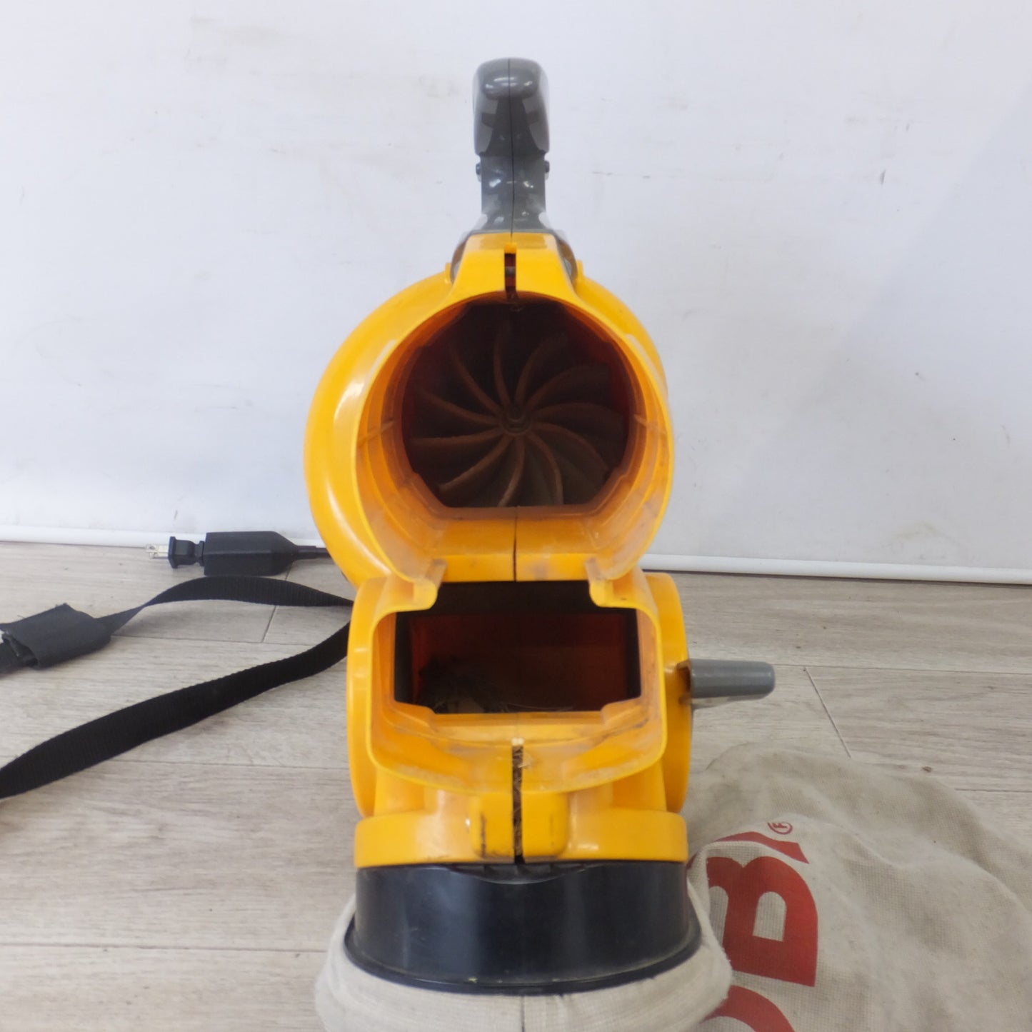[送料無料] ★リョービ RYOBI ブロワバキューム RESV-1000　100V 1050W 50/60Hz★