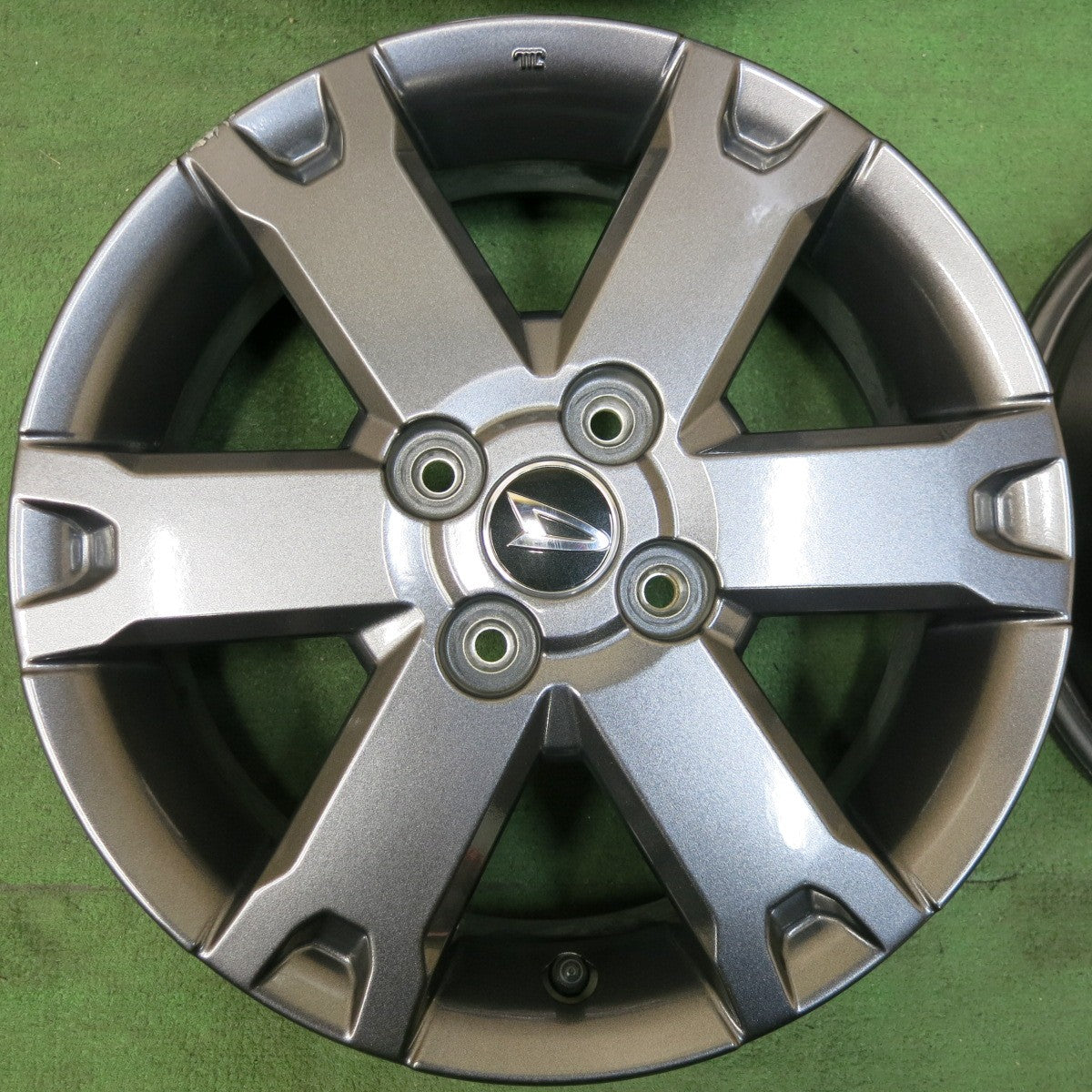 [送料無料] キレイ★ダイハツ タフト 純正 ホイール 15インチ 15×4.5J PCD100/4H★5012201SYホ