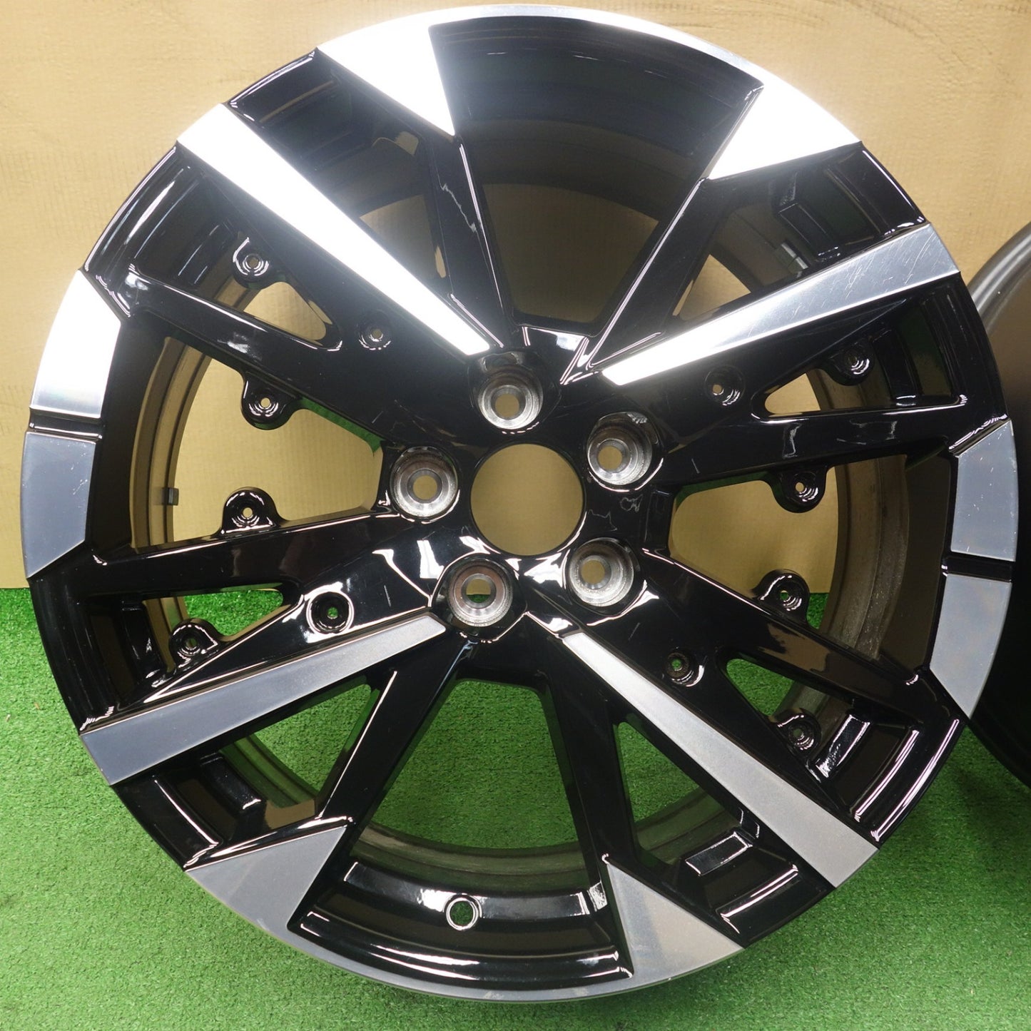 4本価格★プジョー 308 純正 ホイール 18インチ 18×8J PCD108/5H★6041701KTホ