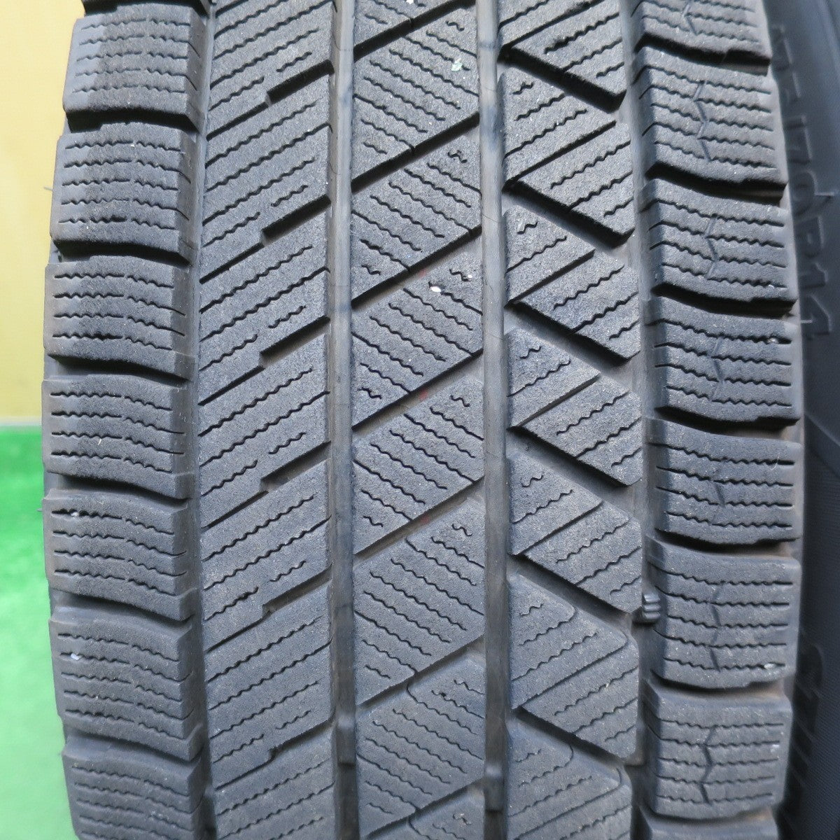 バリ溝！キレイ！8.5分★スタッドレス 175/70R14 ブリヂストン ブリザック VRX3 ECO FORME SE-20 エコフォルム 14インチ PCD100/4H★6042103NJス