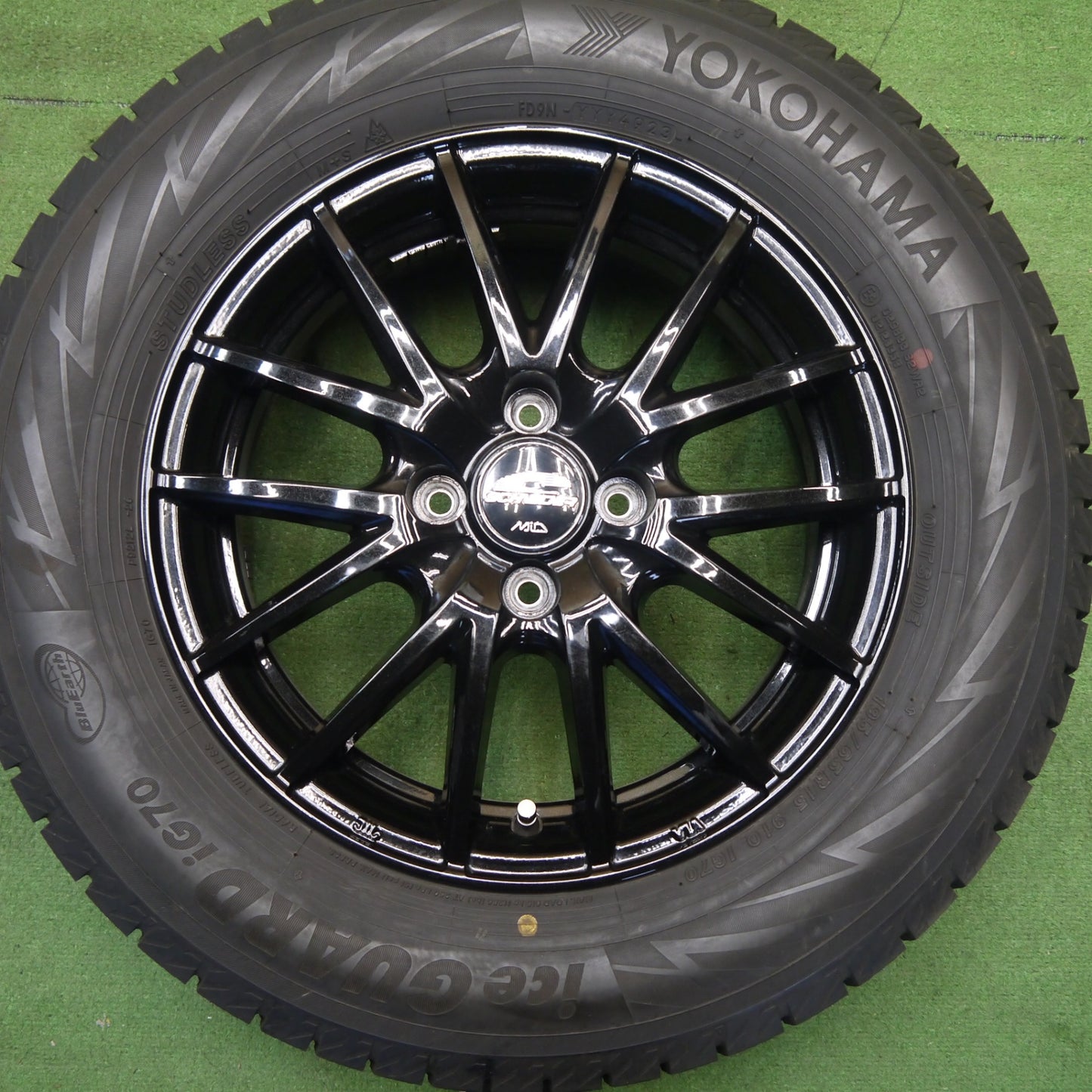 バリ溝！23年！キレイ！9.5分★スタッドレス 195/65R15 ヨコハマ アイスガード iG70 SCHNEIDER シュナイダー 15インチ PCD100/4H★6041508Hス