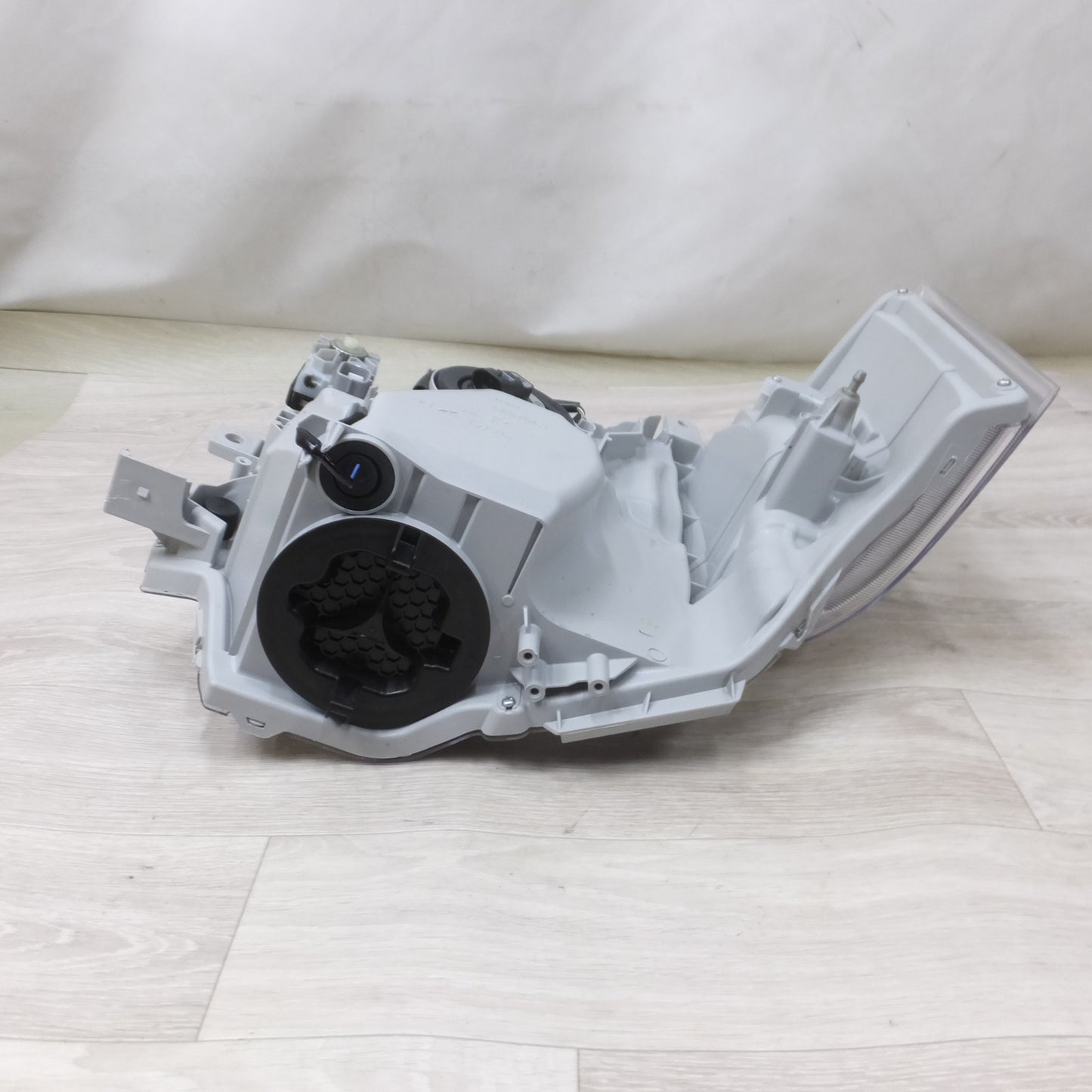 [送料無料] 新車外し!左右セット◆トヨタ ハイエース 200系 8型 スーパーGL 純正 LED ヘッド ライト ランプ KOITO 26-137 コンピュータ付き◆