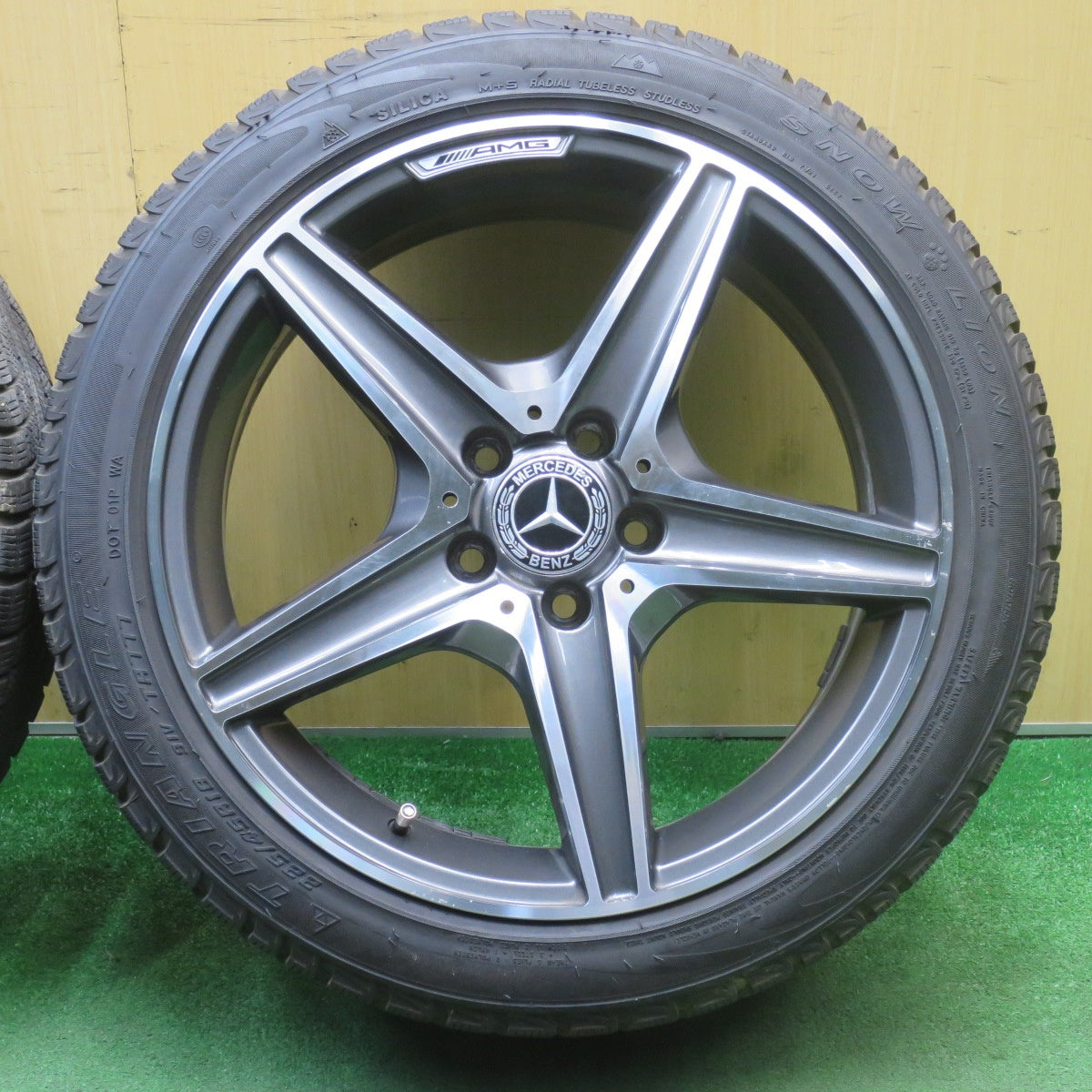 バリ溝！9分★ベンツ 等 AMG タイプ 社外 225/45R18 スタッドレス トライアングル SNOW LION 18インチ PCD112/5H★6021301NJス