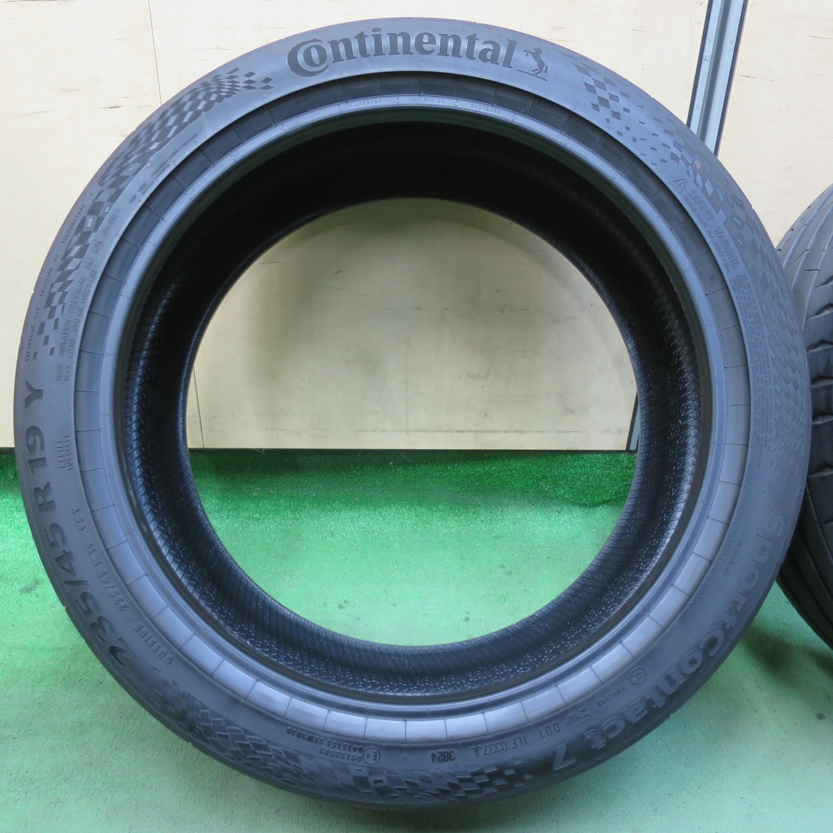 バリ溝！24年！8.5分★235/45R19 コンチネンタル スポーツコンタクト7 タイヤ 19インチ レクサス LBX ボルボ V60CC ベンツ GLA 等★5111510イノタ