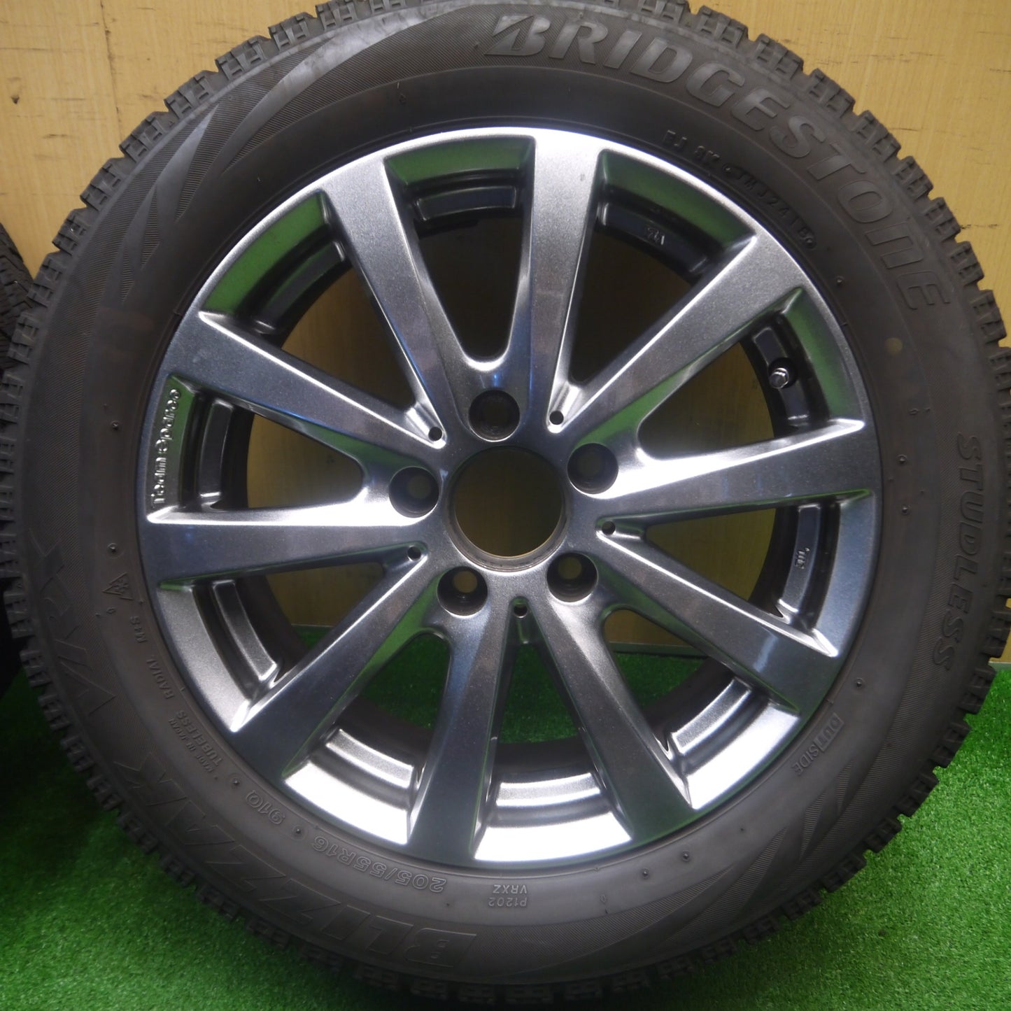[送料無料] キレイ★ワーゲン等 Team Sparco 205/55R16 スタッドレス ブリヂストン ブリザック VRX チームスパルコ 16インチ PCD112/5H★4092505Hス