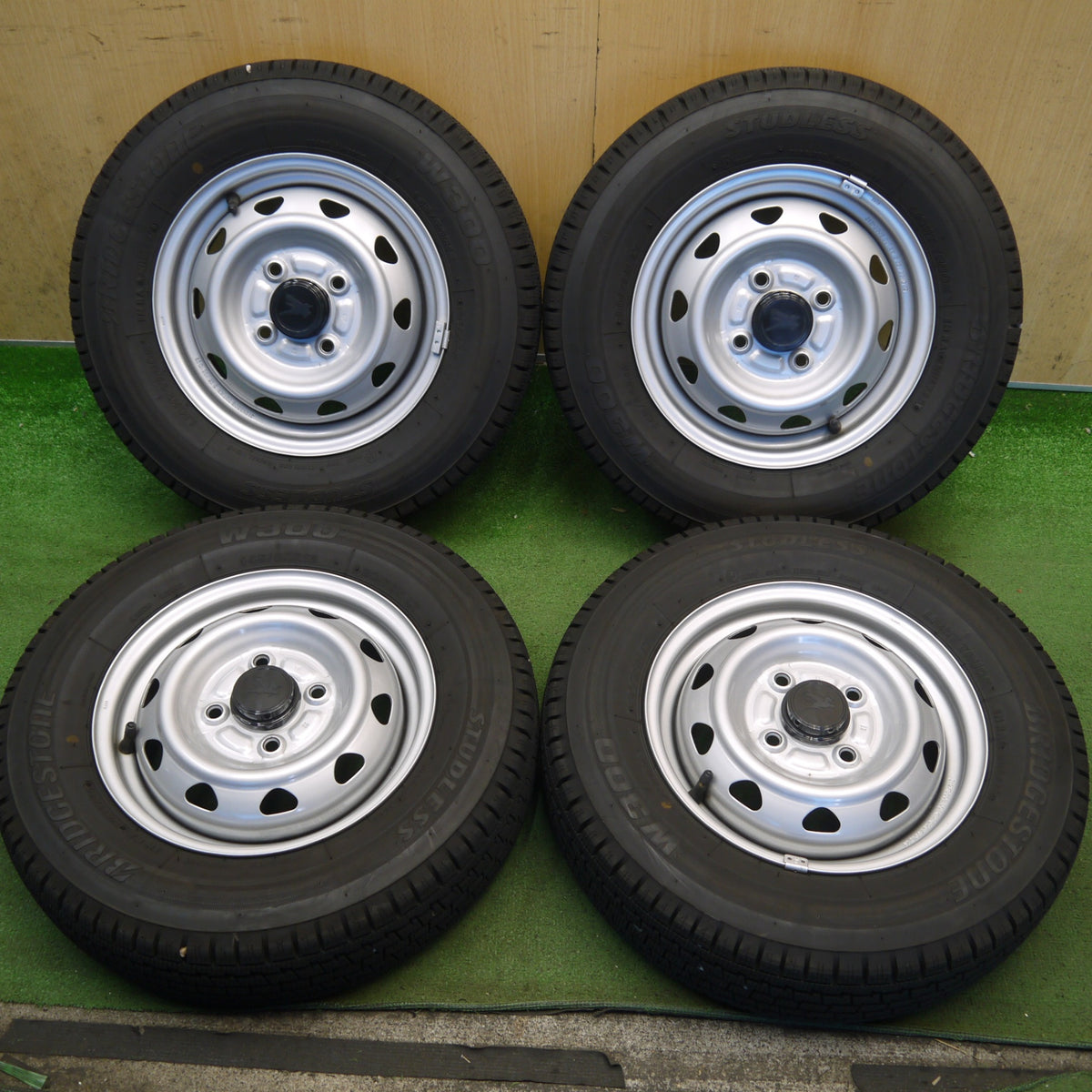 バリ溝！25年！キレイ！9分◎スタッドレス 145/80R12 80/78N ブリヂストン W300 スチール ホイール 12インチ PCD100/4H◎6090203Hス